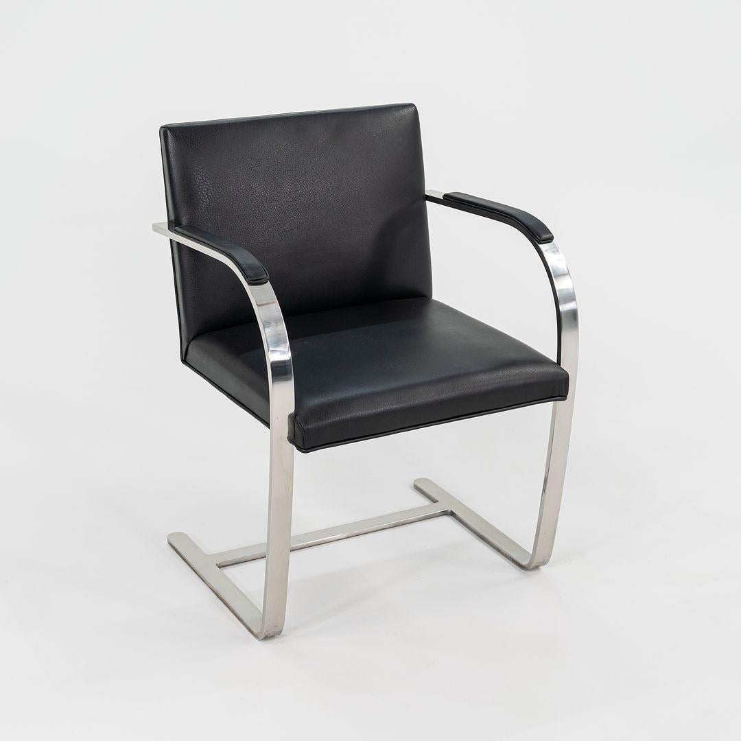 1970 Set di quattro poltrone da pranzo Knoll Flat Bar Brno di Mies van der Rohe in vendita 4