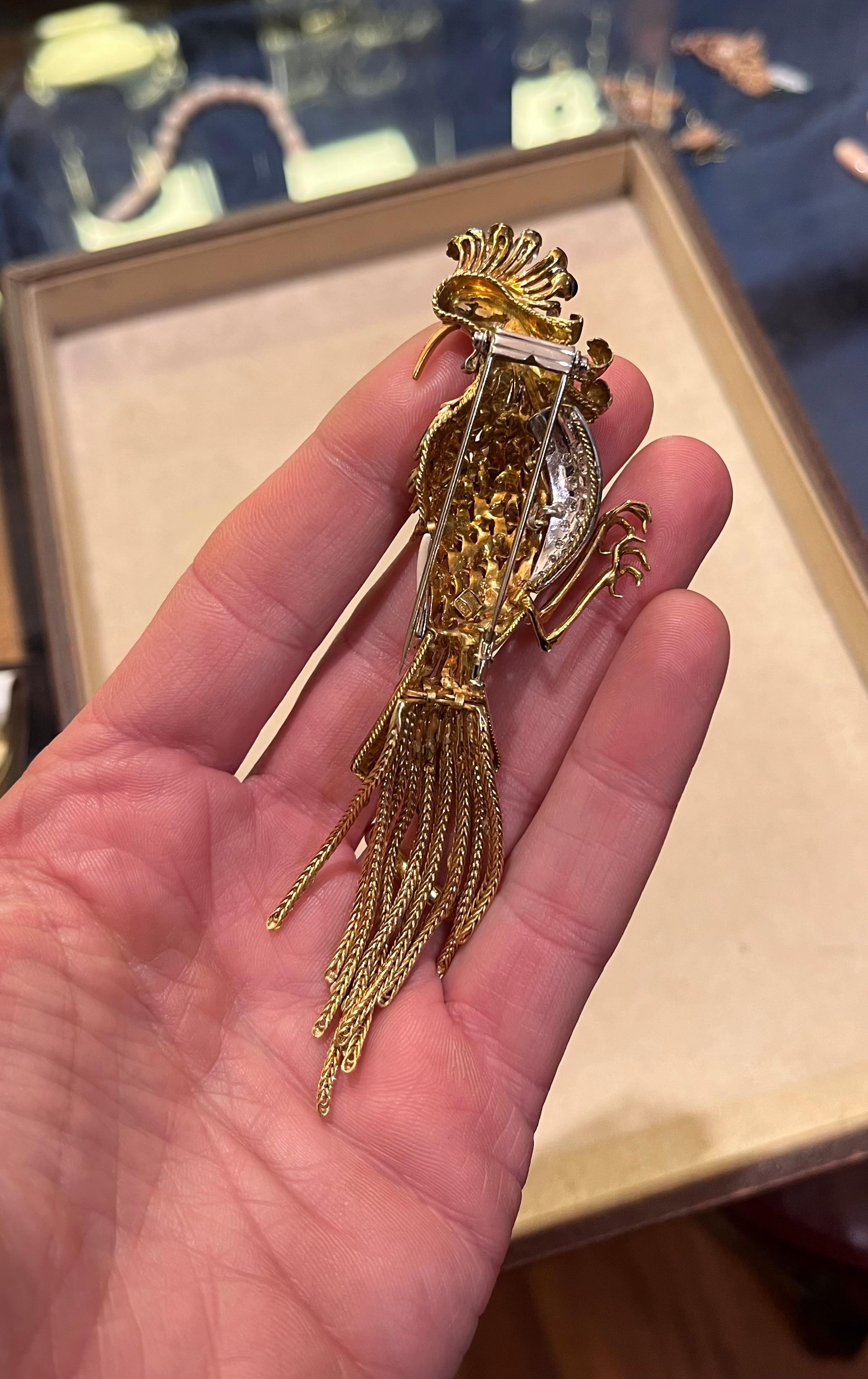 1970 Lunati 18 kt Gold Bird Of Paradise Brooch In Excellent Condition For Sale In Palermo, IT