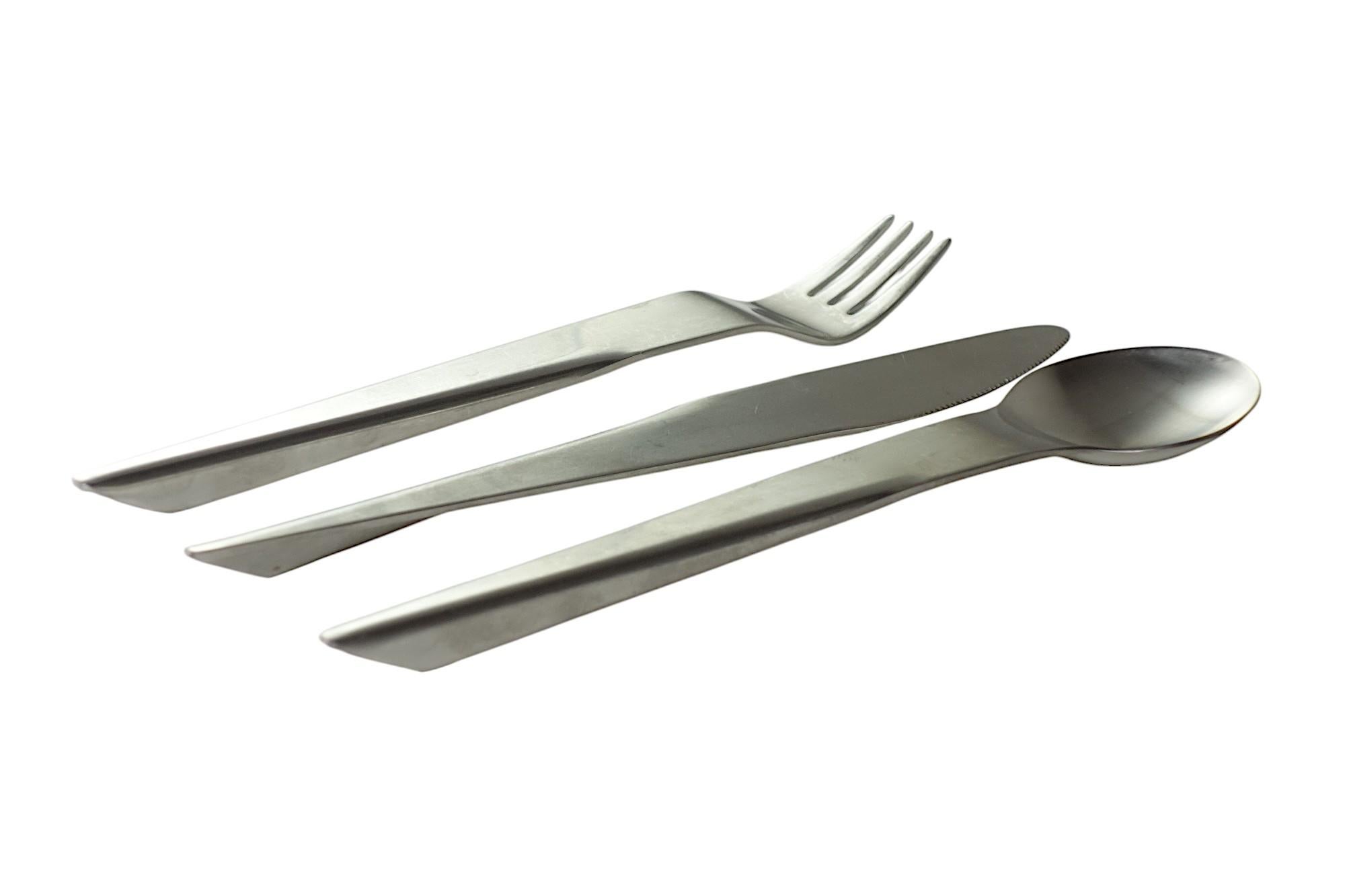 Italiano 1970 Steel Inox Gottingen Italian Space Age Design Posate 18 pezzi in vendita