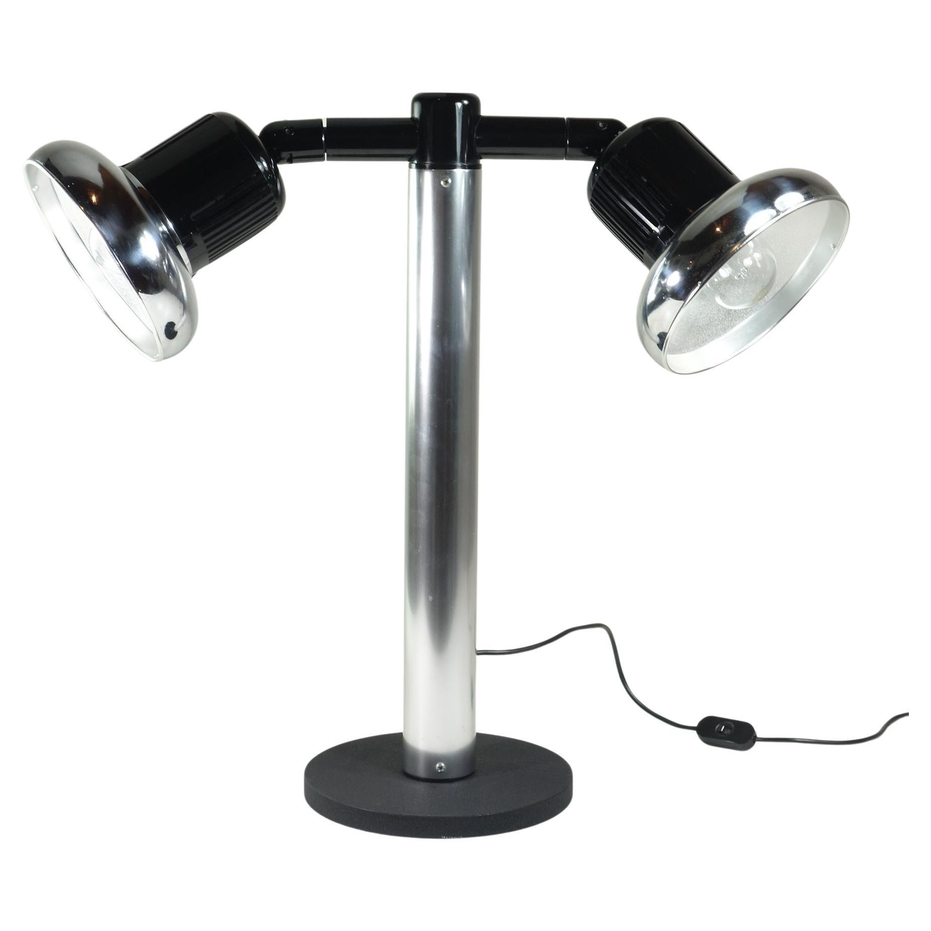 1970 Stilnovo Gae Aulenti Castiglioni Lampada da tavolo regolabile nera di design italiano