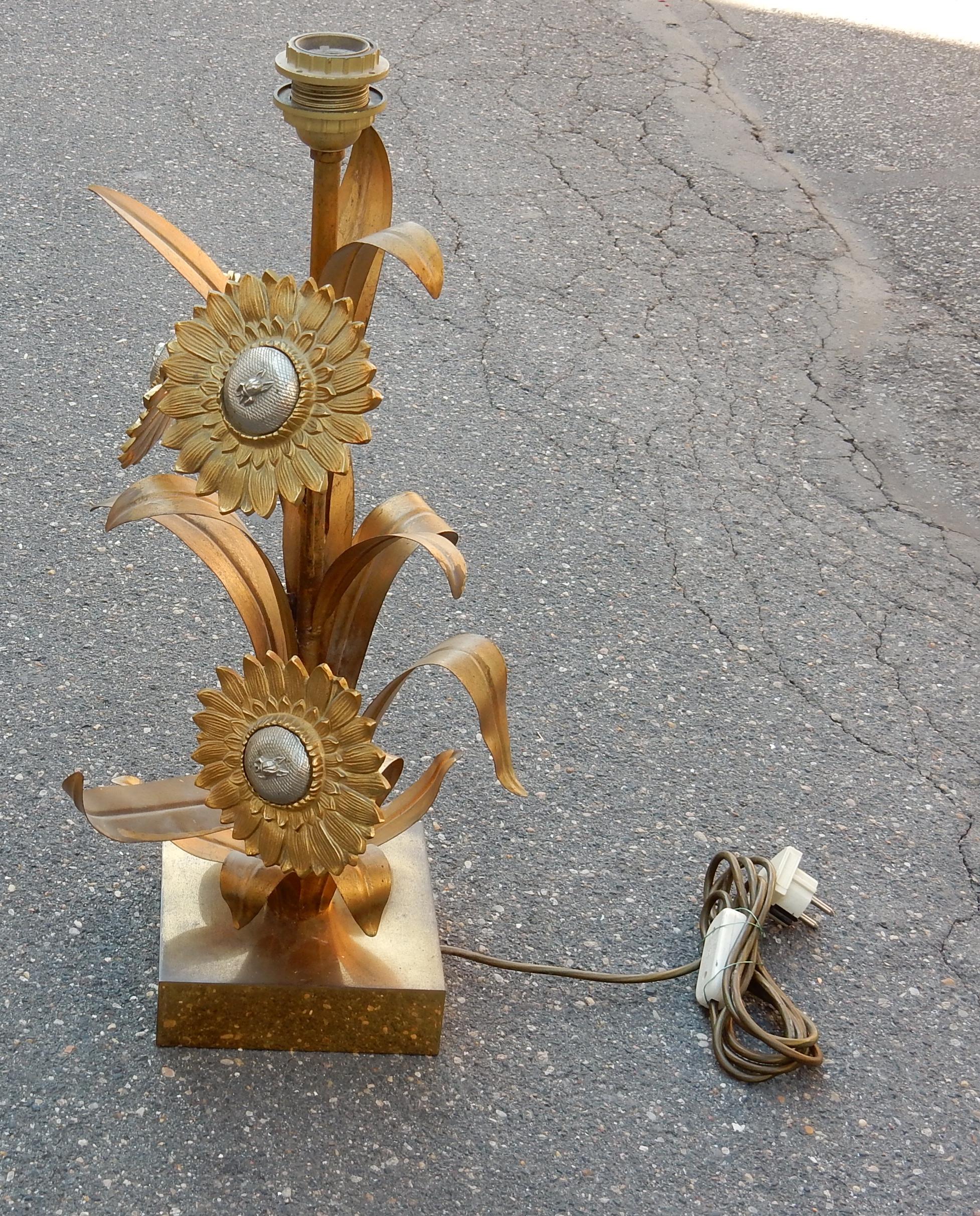 1970 Sonnenblumen-Lampe im Stil von Maison Jansen (Französisch) im Angebot