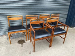 1970 McIntosh Retro-Esszimmerstühle aus Teakholz ( 6), gepolstert mit schwarzem Original- Vinyl