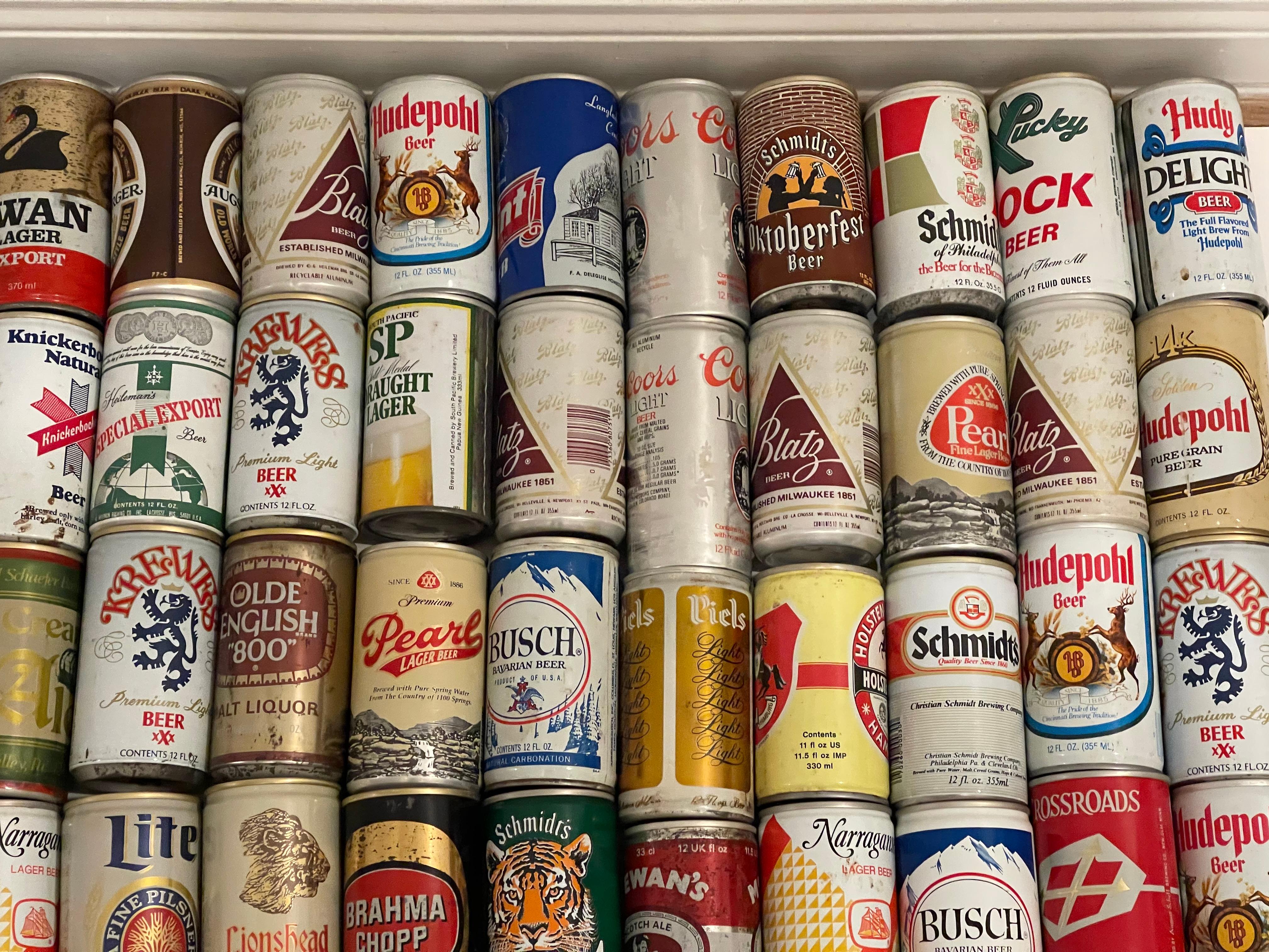 Late 20th Century 1970 th 100 pcs Empty Beer cans Collection Breweriana For Sale