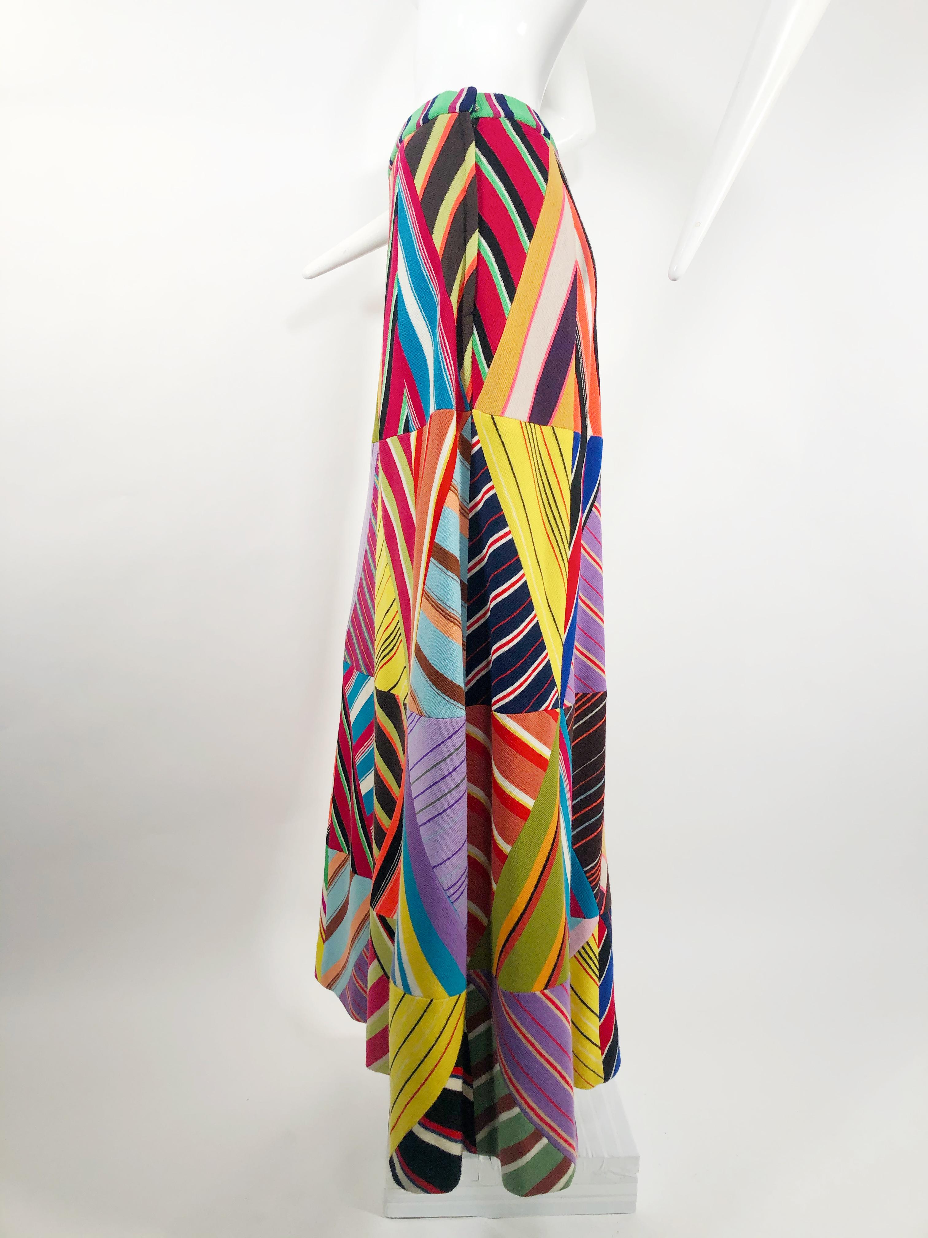 The Emporium - Jupe longue moderniste en maille de laine fine avec patchwork, 1970 Excellent état - En vente à Gresham, OR
