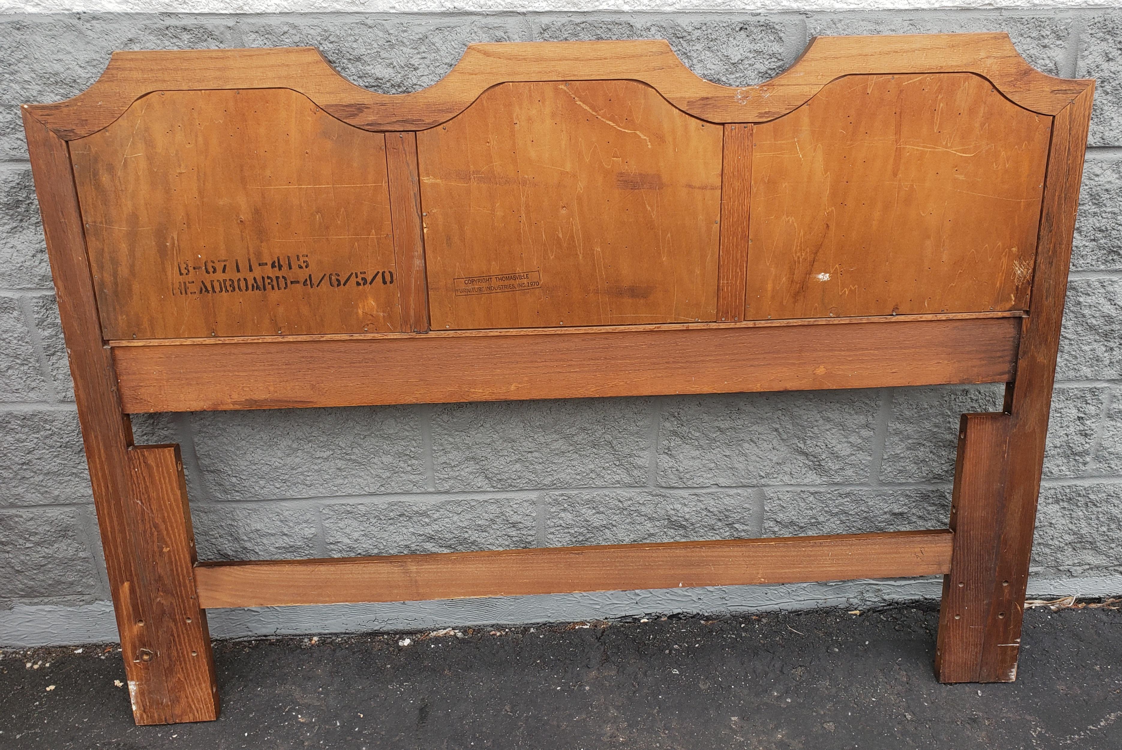20th Century 1970 Thomasville Walnut Panels Queen Size Full Size Headboard For Sale