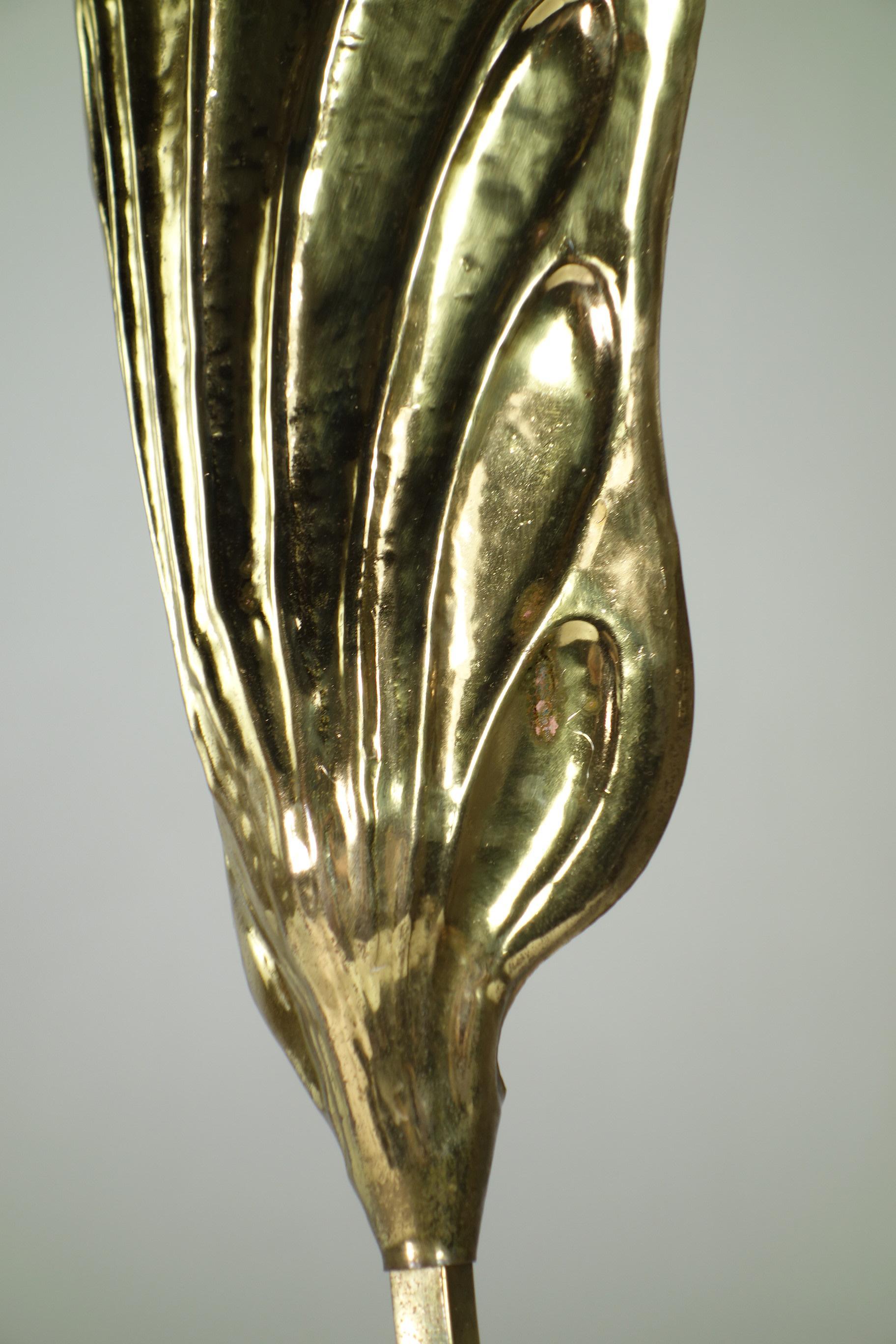 1970 Tommaso Barbi Carlo Giorgi Italienische Tischlampe aus Messing mit Blattdesign aus Messing im Angebot 5