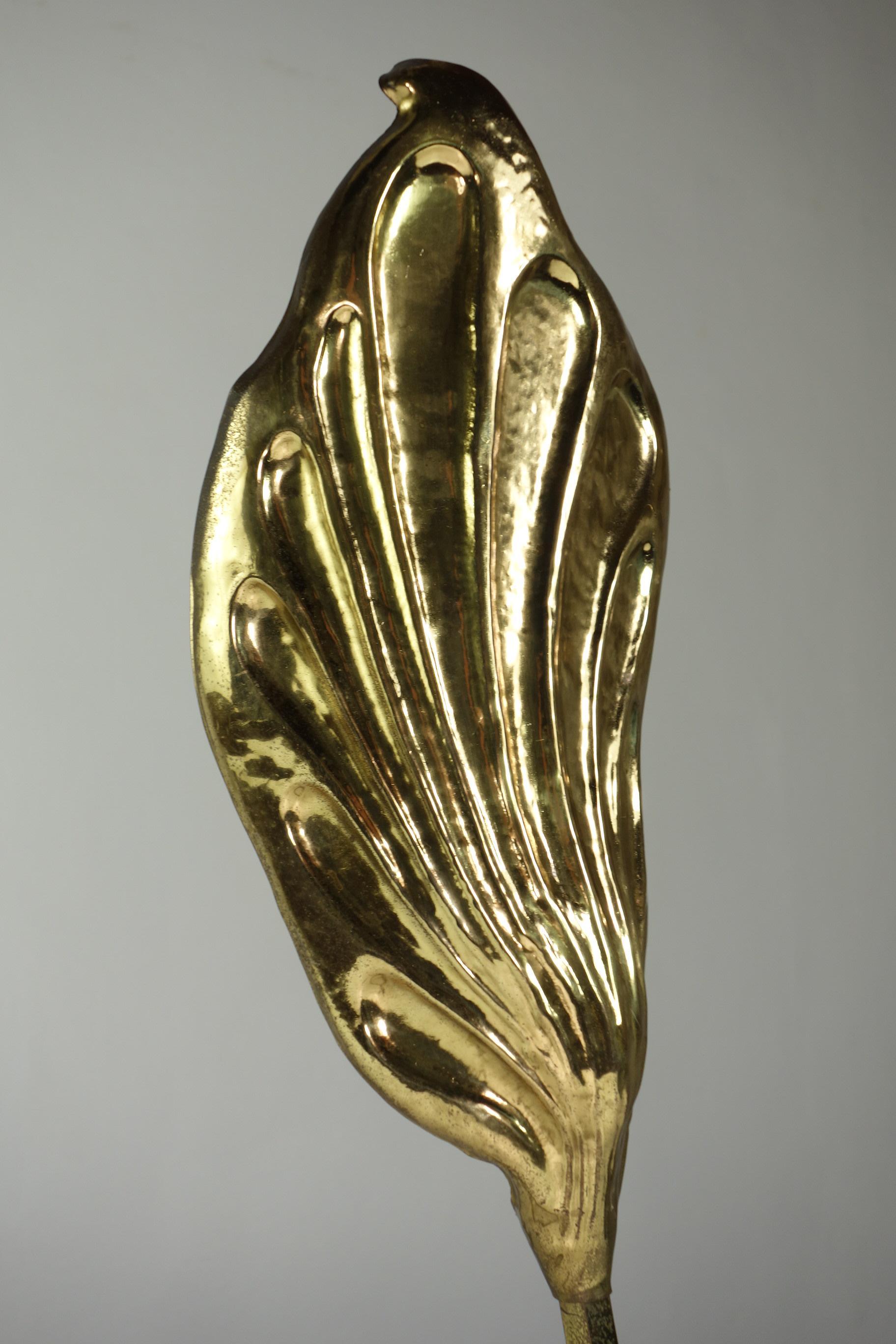 1970 Tommaso Barbi Carlo Giorgi Italienische Tischlampe aus Messing mit Blattdesign aus Messing im Angebot 4