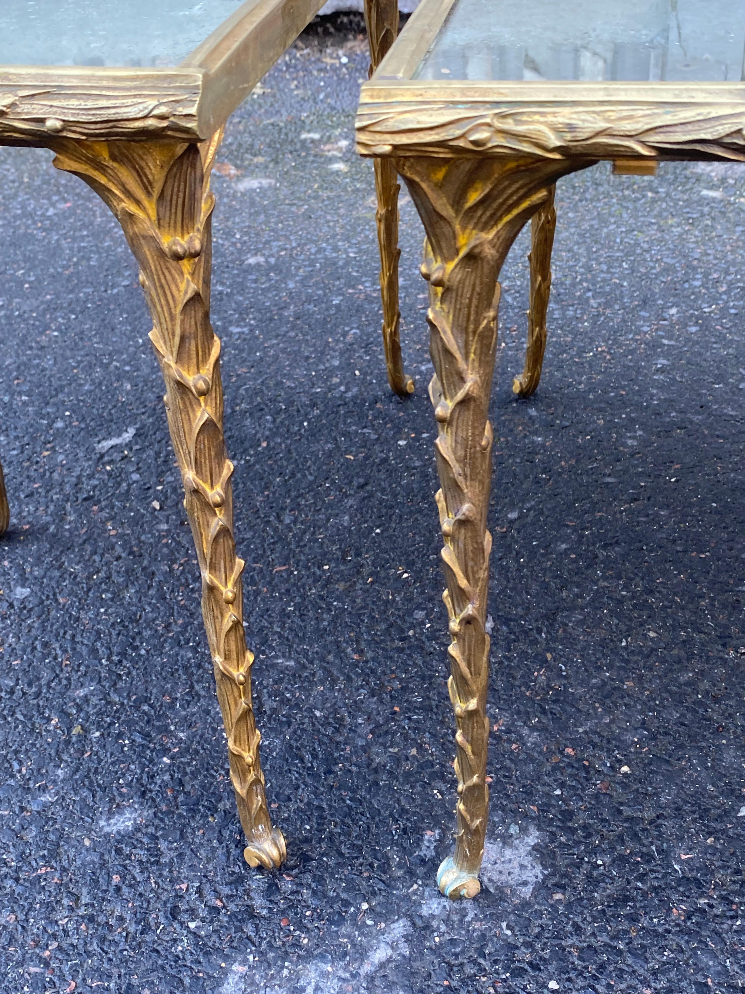 Doré 1970 Table tripartite Maison Charles, Jansen ou Baguès Décor de palmier, bronze en vente