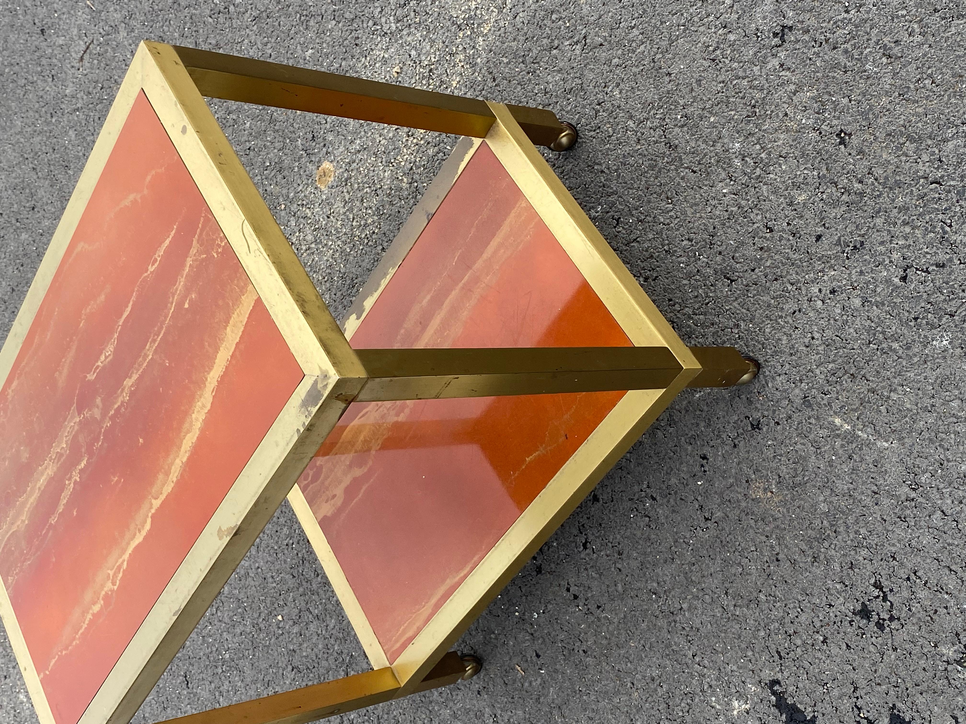 1970′ Wagen auf Rädern mit 2 Etagen Maison Jansen Orange Melamin-Lack-Tablett (Art déco) im Angebot