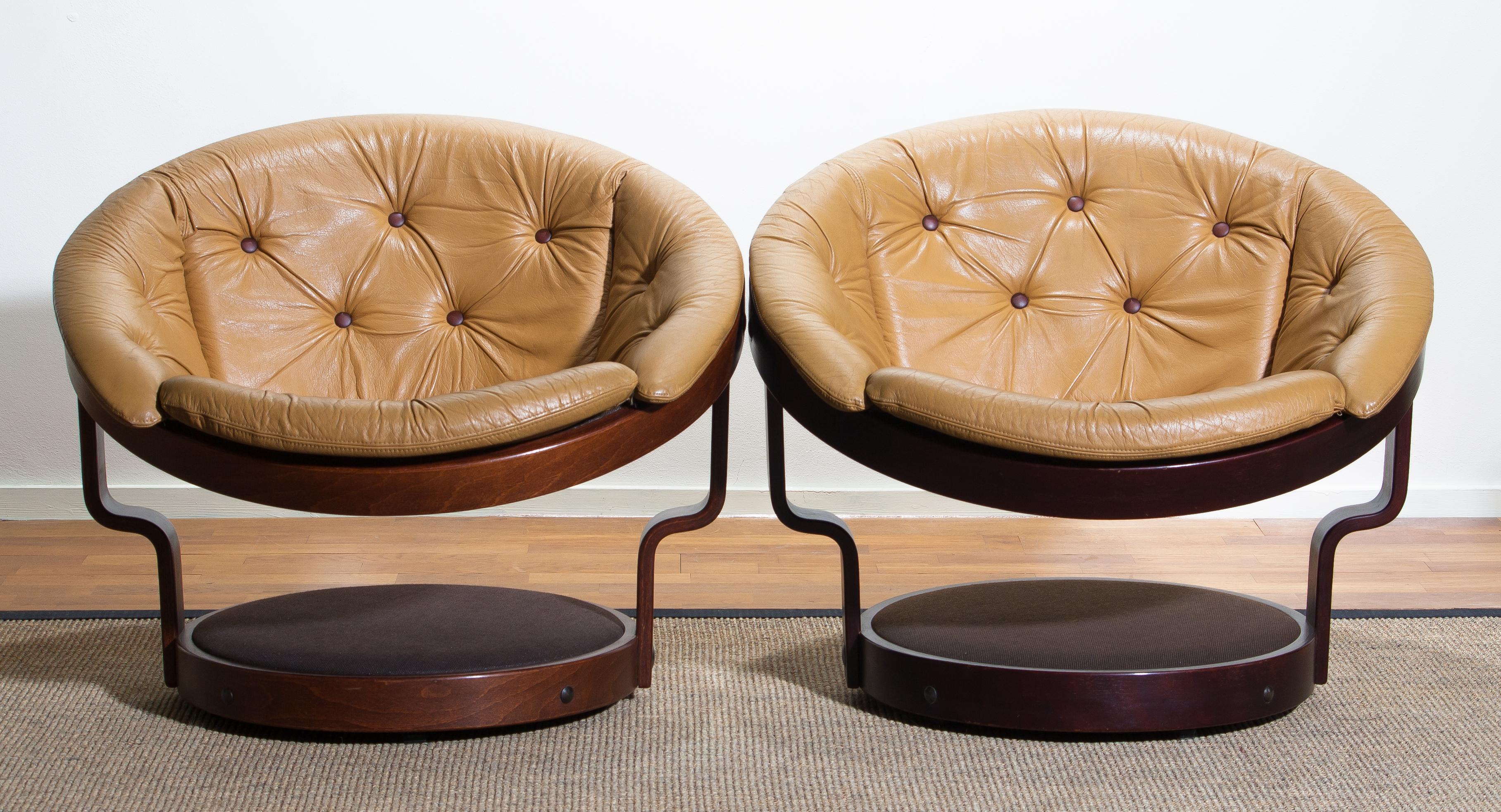 1970 Two Scandinavian Circle Shaped Swivel Chair by Oddmund Vad in Camel Leather 2