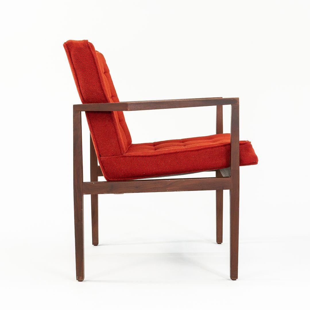 Americano 1970 Vincent Cafiero per Knoll Poltrona da pranzo in noce e tessuto rosso in vendita
