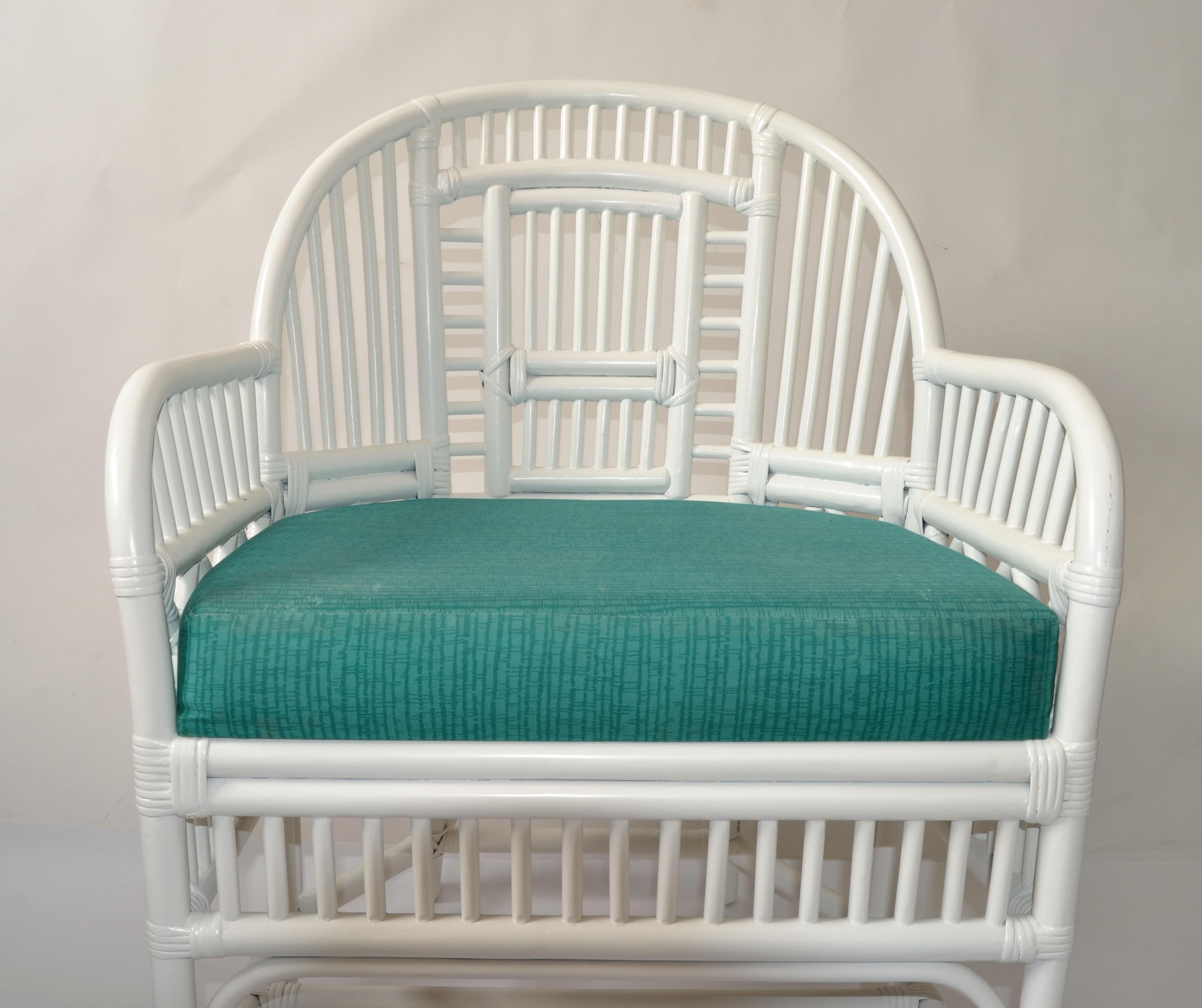 20th Century 1970 Vintage Brighton Chinoiserie Rattan White Bamboo Caning Split Reed Armchair For Sale