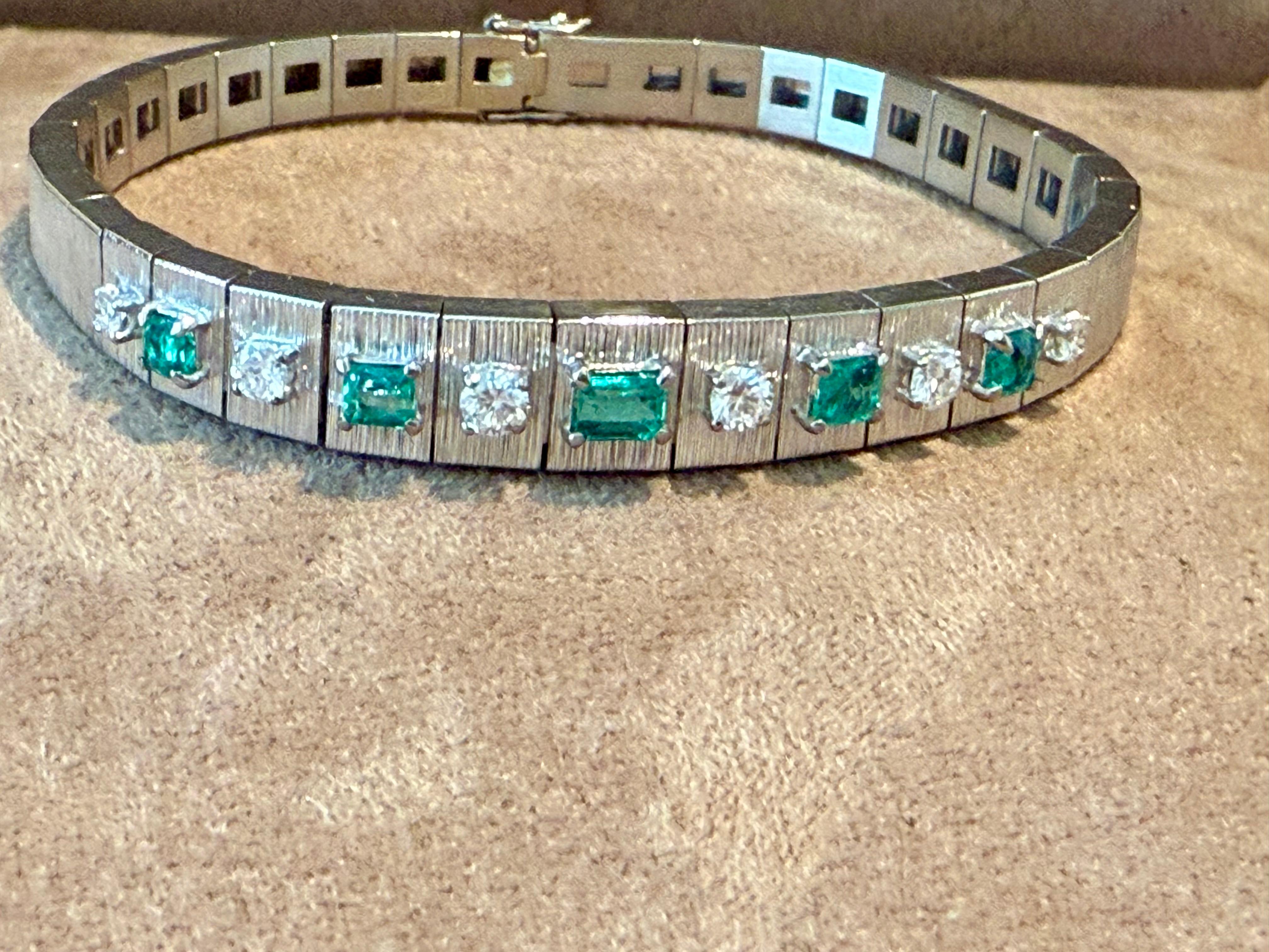 An elegant 18 K brushed white Gold Bracelet featuring 5 vivid emerald cut Emeralds weihing approximately 0.55 ct and 6 round brilliant cut Diamonds weighing approximately 0.50 ct, H color, vs clarity. The photos unfortunately don't quite do justice