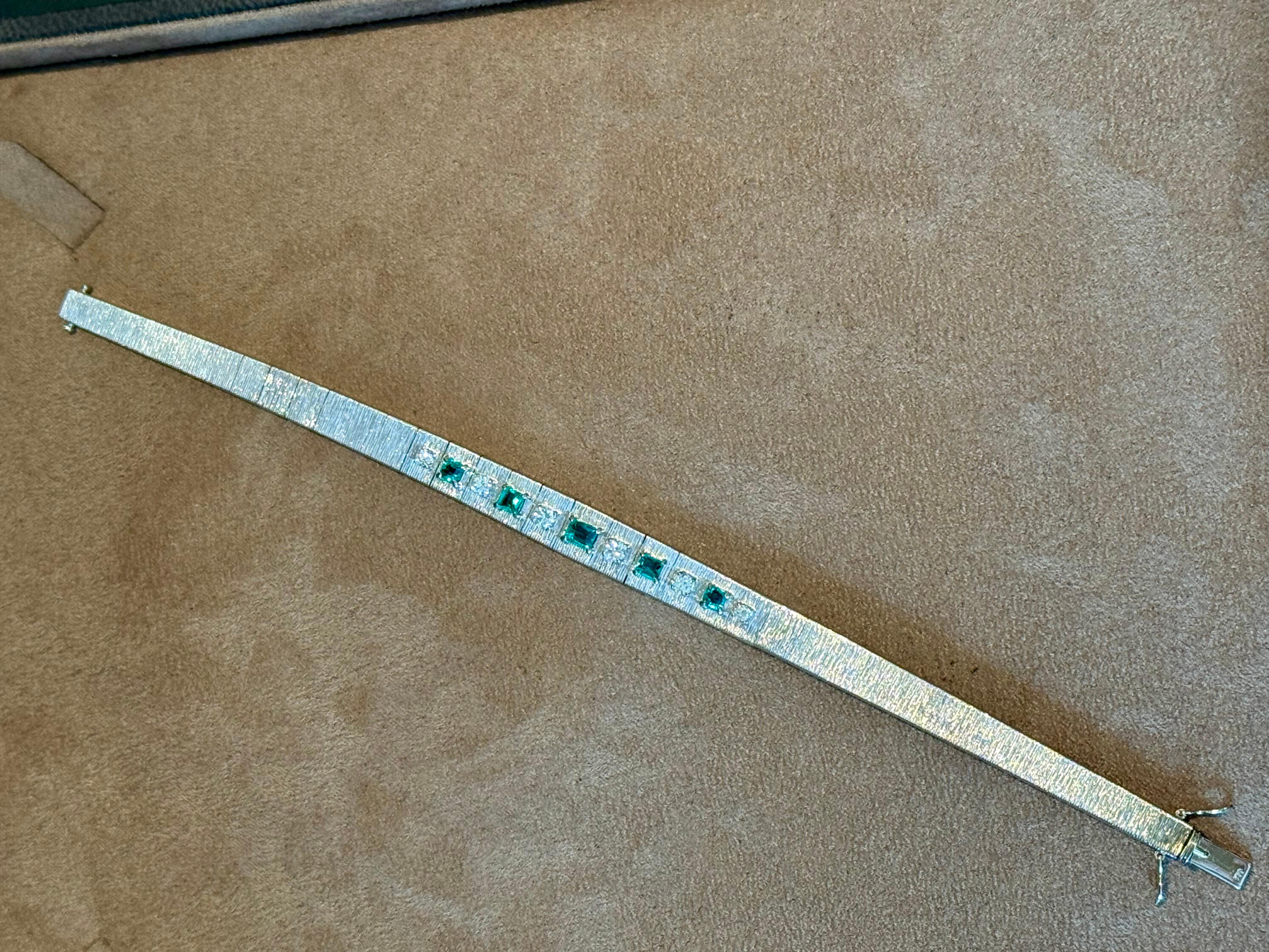 Emerald Cut 1970 Vintage Diamond Emerald Braclet 18 K brushed white Gold For Sale