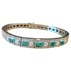 1970 Vintage Diamond Emerald Braclet 18 K brushed white Gold