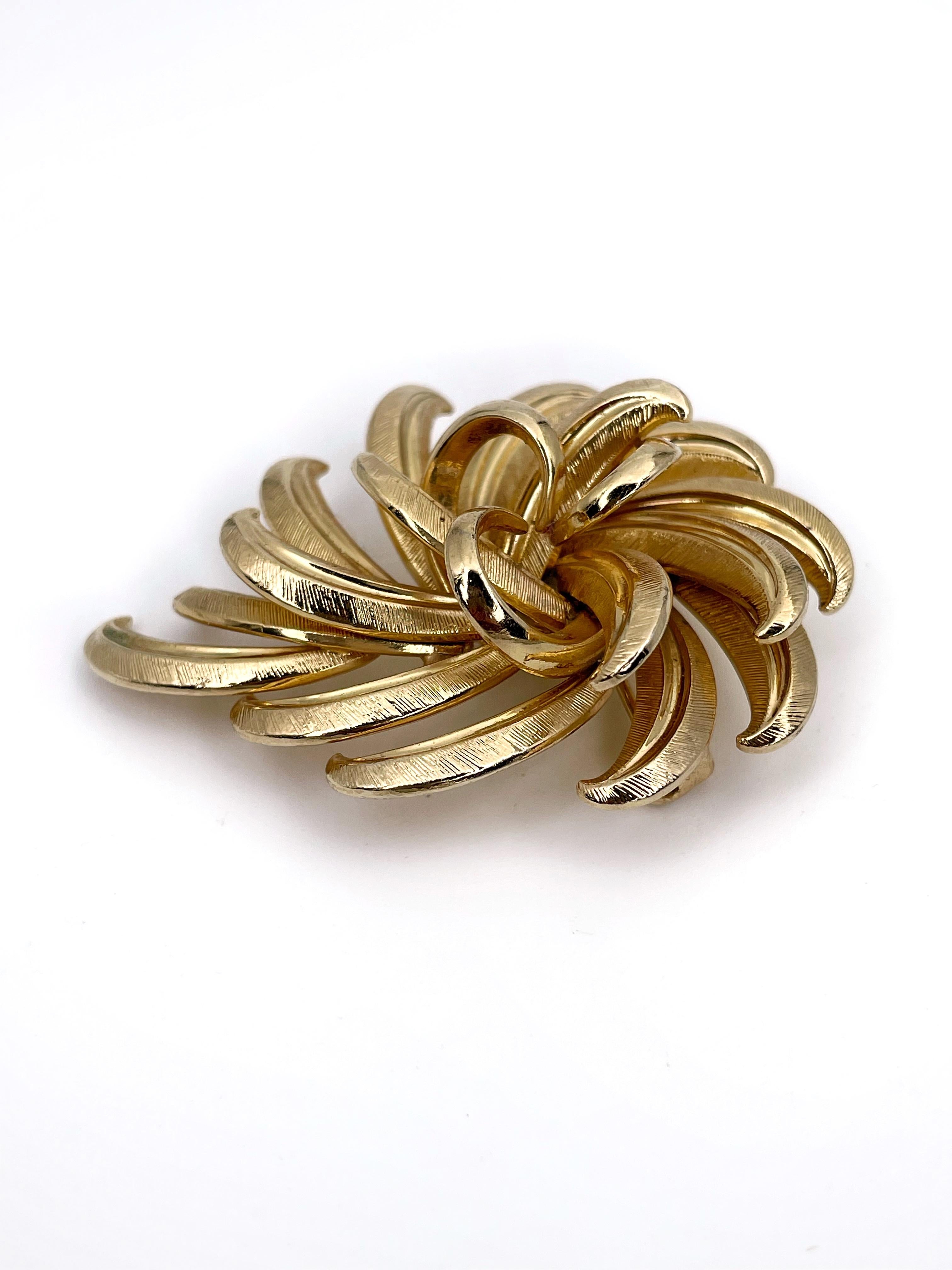 Women's or Men's 1970 Vintage Grosse Gold Tone Floral Design Pin Brooch