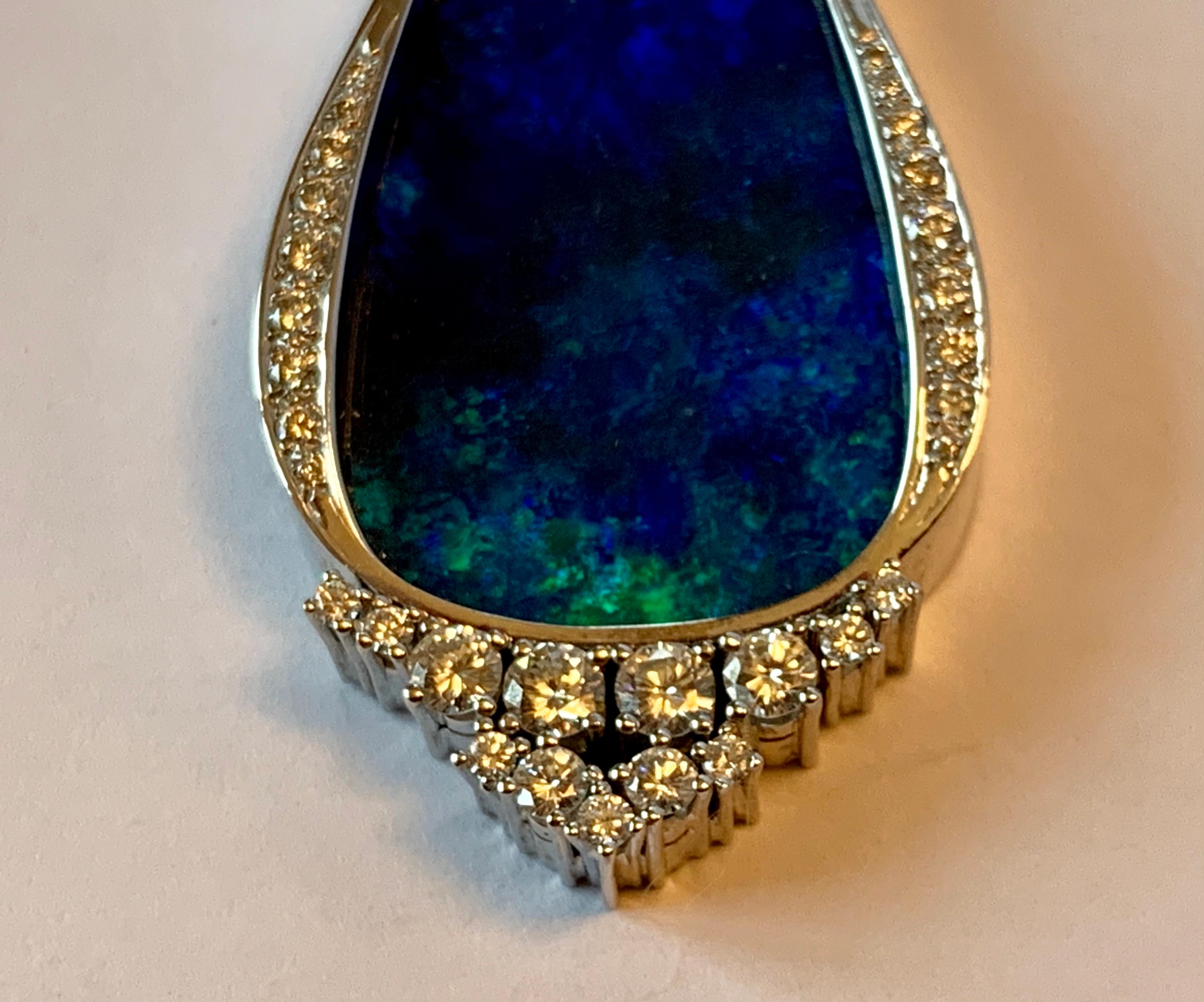 Collier vintage en or blanc 18 carats avec opale et diamants, années 1970 en vente 1