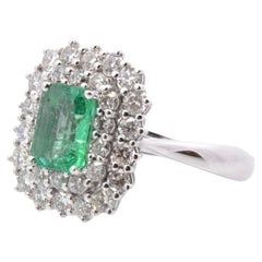 1970 vintage ring with 1, 39 carats emerald and diamonds