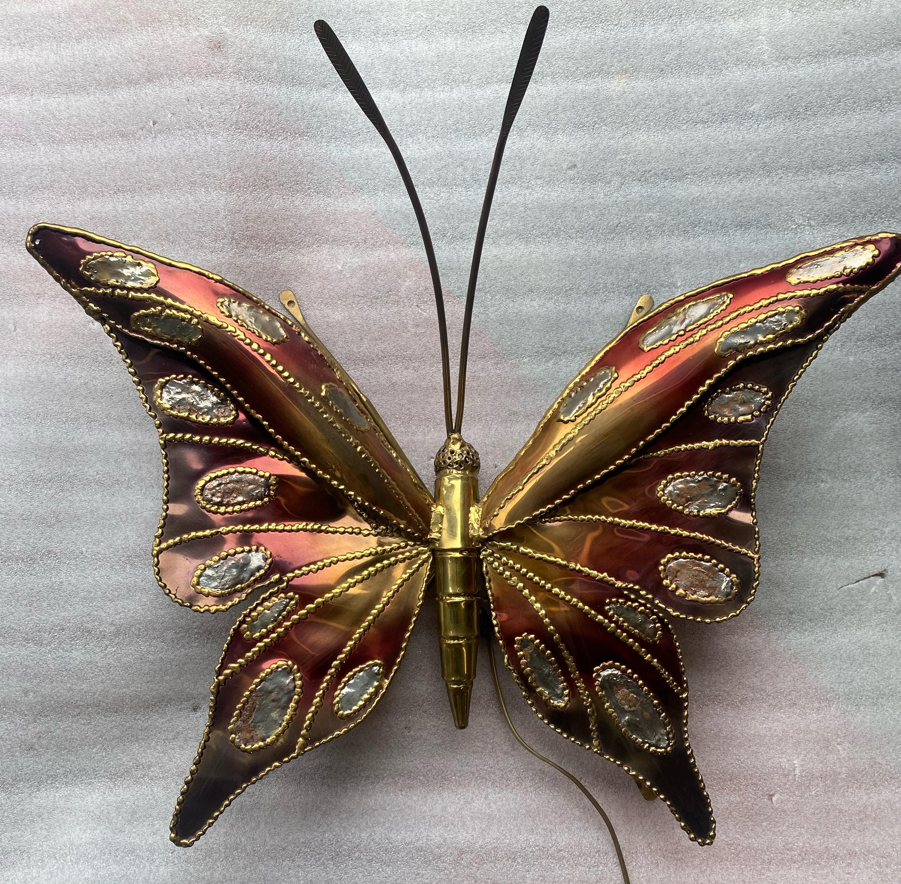 1970' Wall Lamp Or Ceiling Butterfly Enlightening Style Duval Brasseur or Isabelle Faure For Honoré de Paris, Wingspan 71 cm
Wall or ceiling light in patinated bronze and brass
4 E14 screw bulbs
condition of use
creation circa 1970
Height: