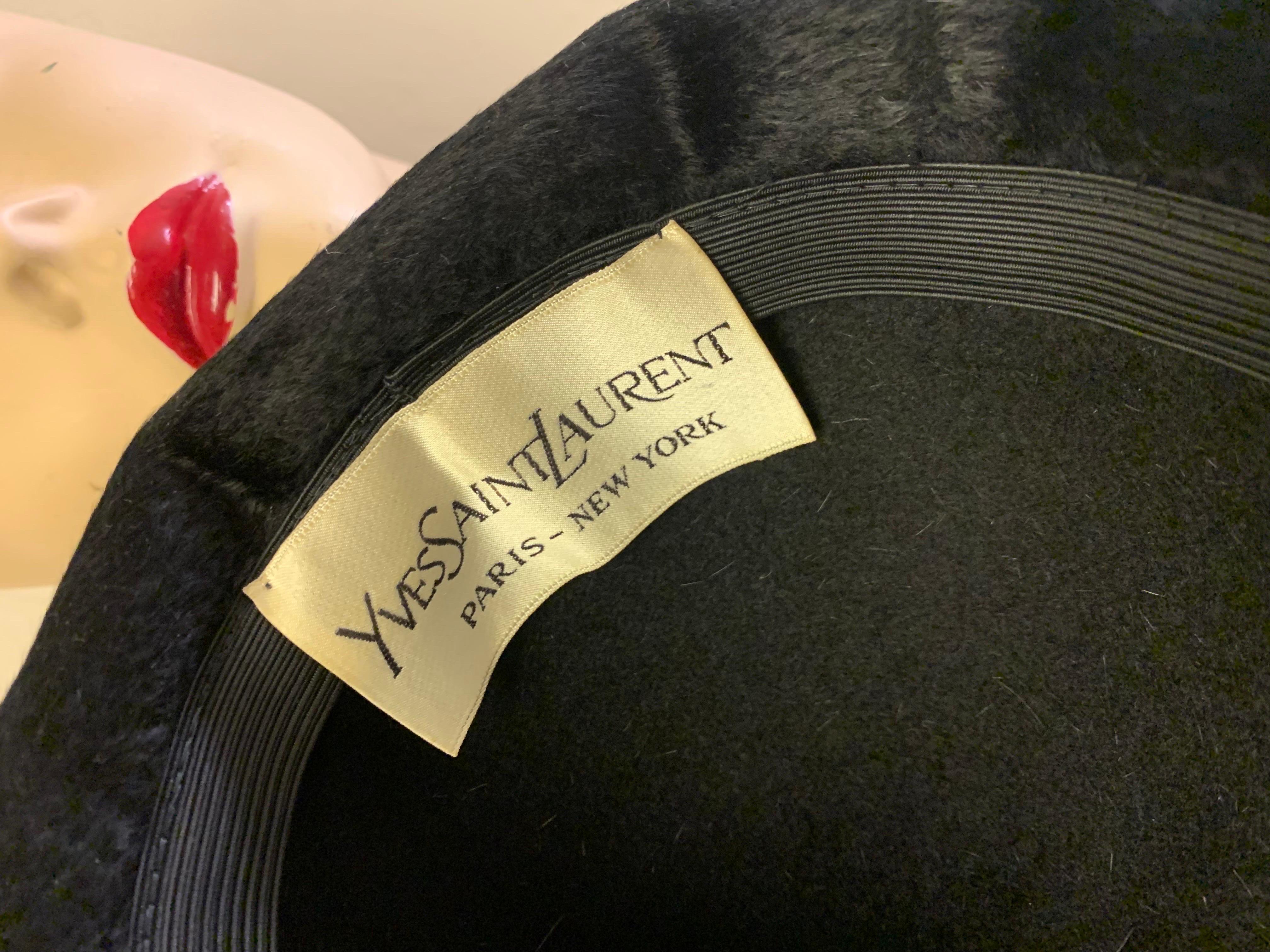 1970 Yves Saint Laurent Black Fur Felt Molded Hat w/ LONG Lacquered Feather For Sale 3