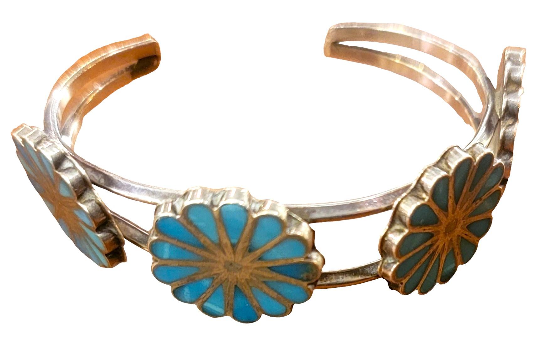 1970 Zuni Inlay Navajo Sterling Turquoise Cuff Bracelet In Good Condition For Sale In Pasadena, CA