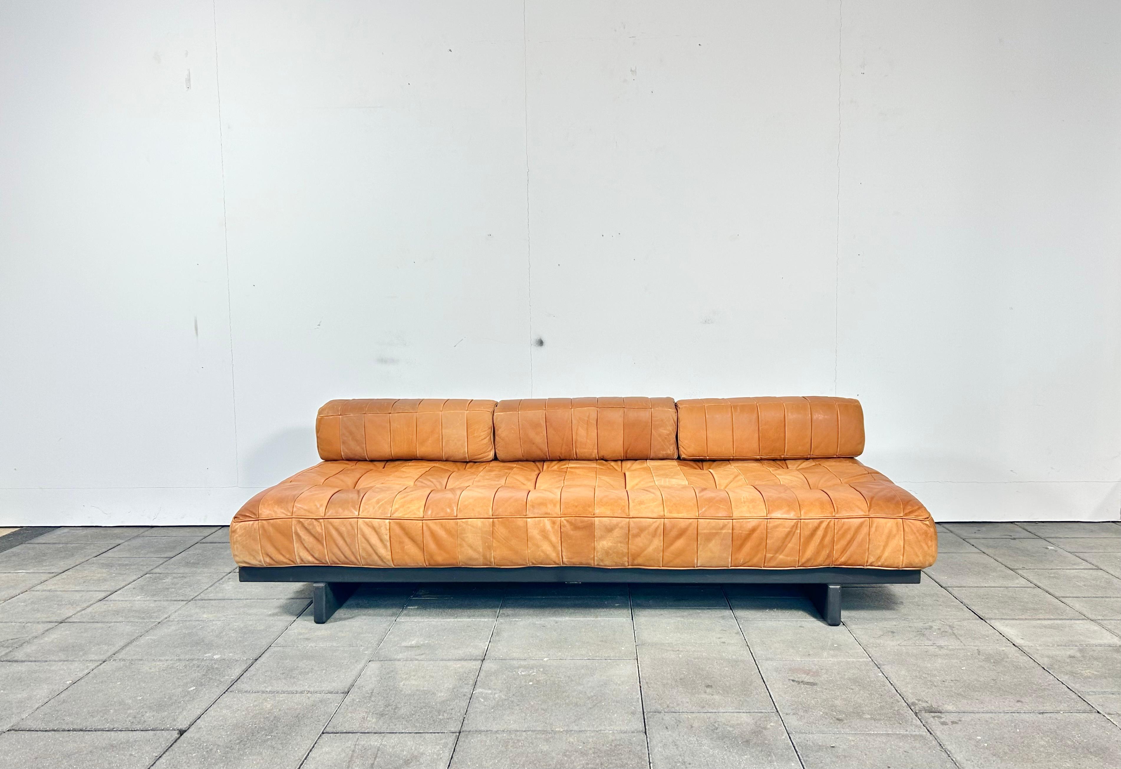 1970ies, De Sede Ds-80 Sofa Daybed and Sofa in Natural Cognac Leather 2