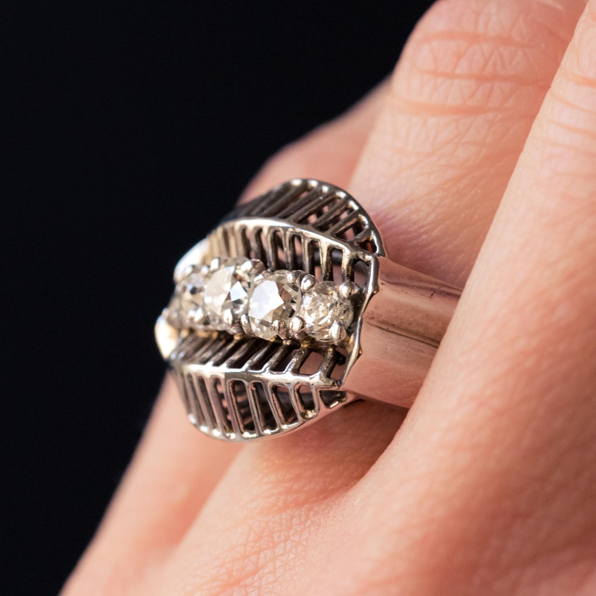 Women's 1970s 1 Carat Diamond White Gold Vintage Ring For Sale