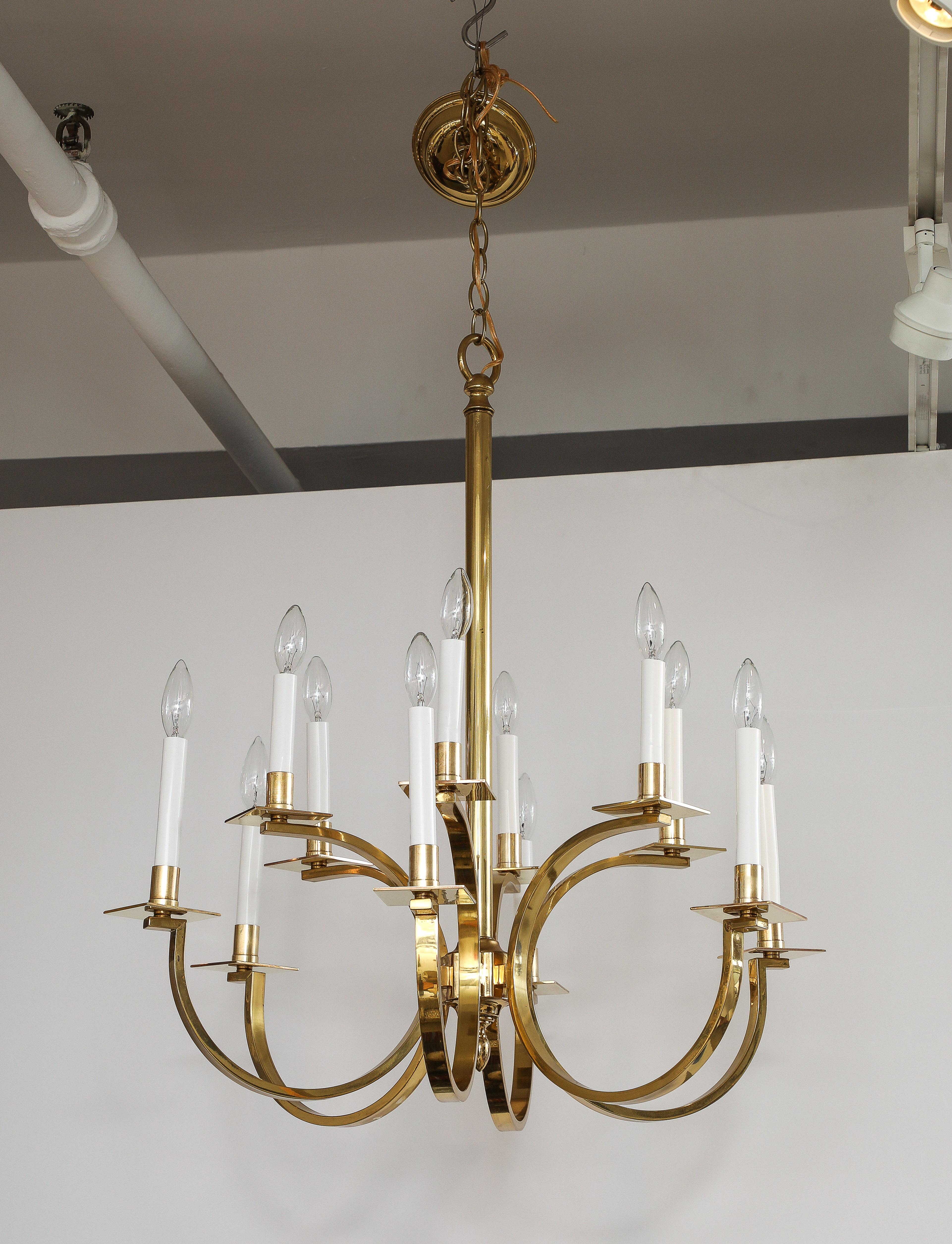 1970's 12 Arm Italian Brass Chandelier Attributed To Gaetano Sciolari In Good Condition For Sale In New York, NY