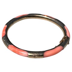 1970's 14 Karat Pink Angel Skin Coral Solid Armreif