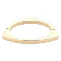 1970er Jahre 14 Karat Gelbgold Asymmetrischer Vintage-Armreif mit Scharnier-Armreif