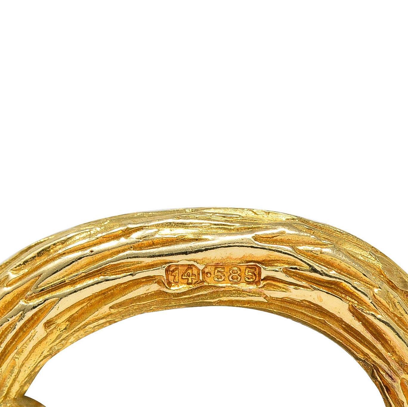 1970's 14 Karat Yellow Gold Wood Grain Link Vintage Bracelet For Sale 4
