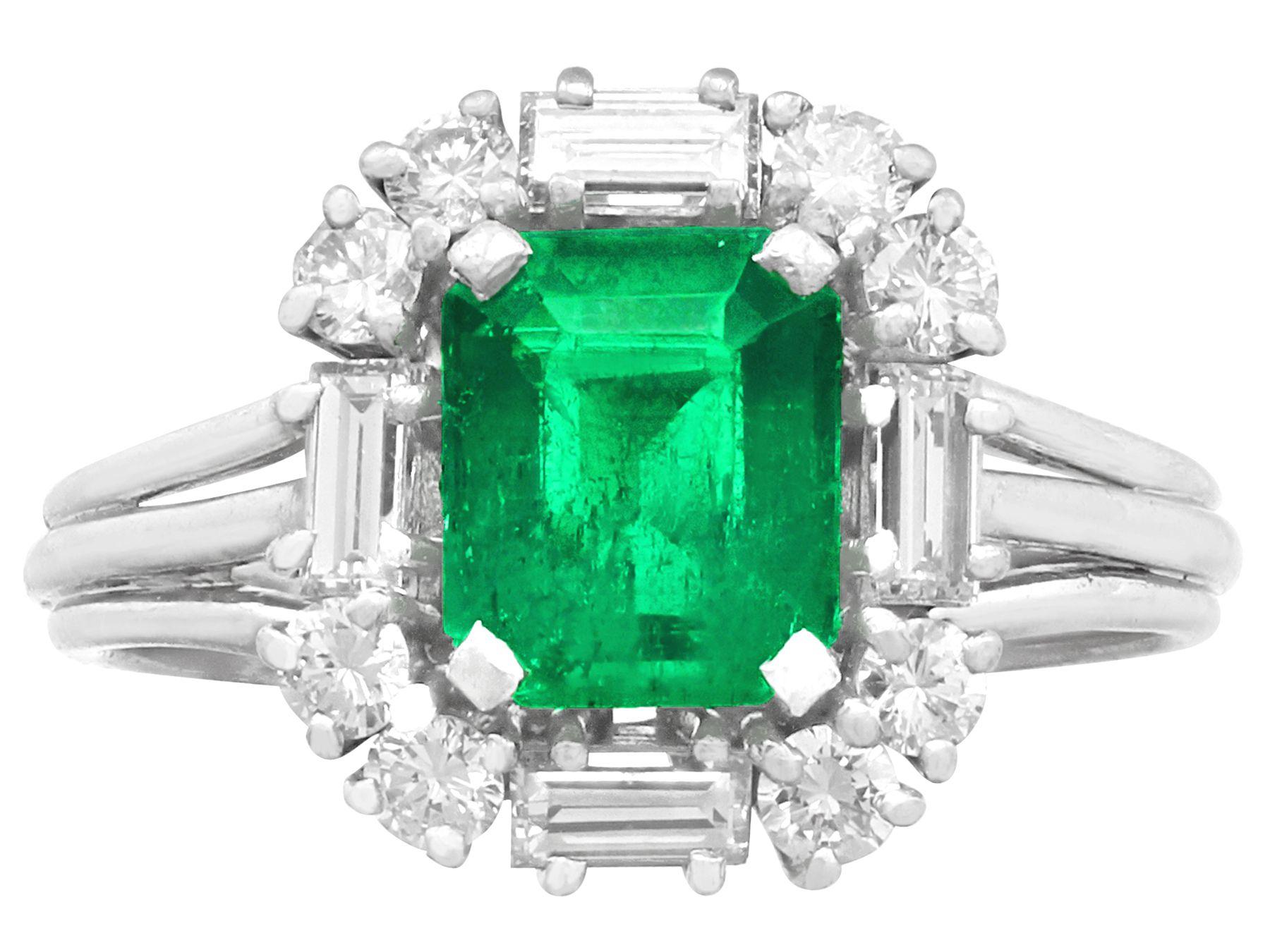 1970s 1.43 Carat Emerald and Diamond Platinum Cluster Ring In Excellent Condition For Sale In Jesmond, Newcastle Upon Tyne