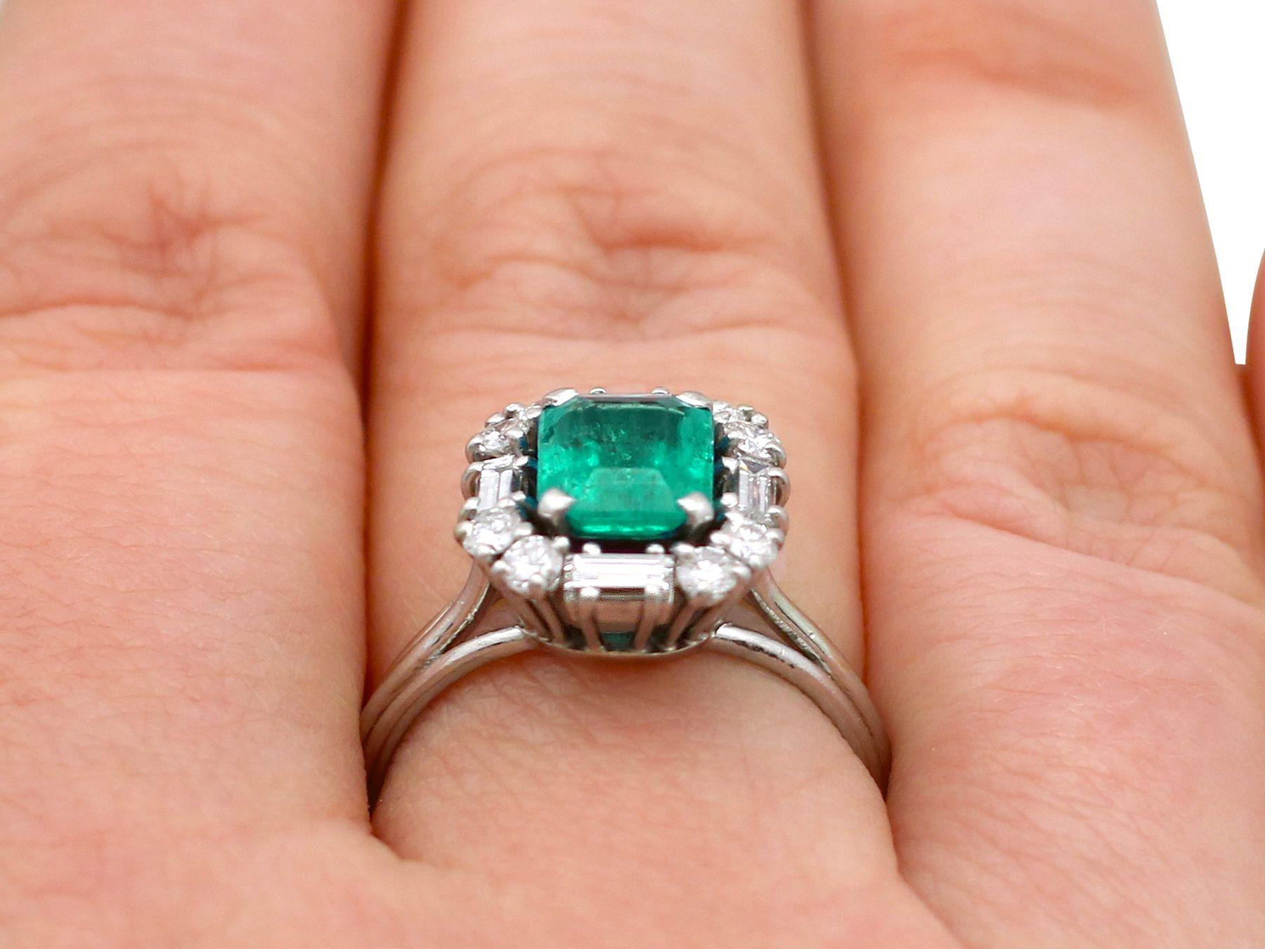 1970s 1.43 Carat Emerald and Diamond Platinum Cluster Ring For Sale 3