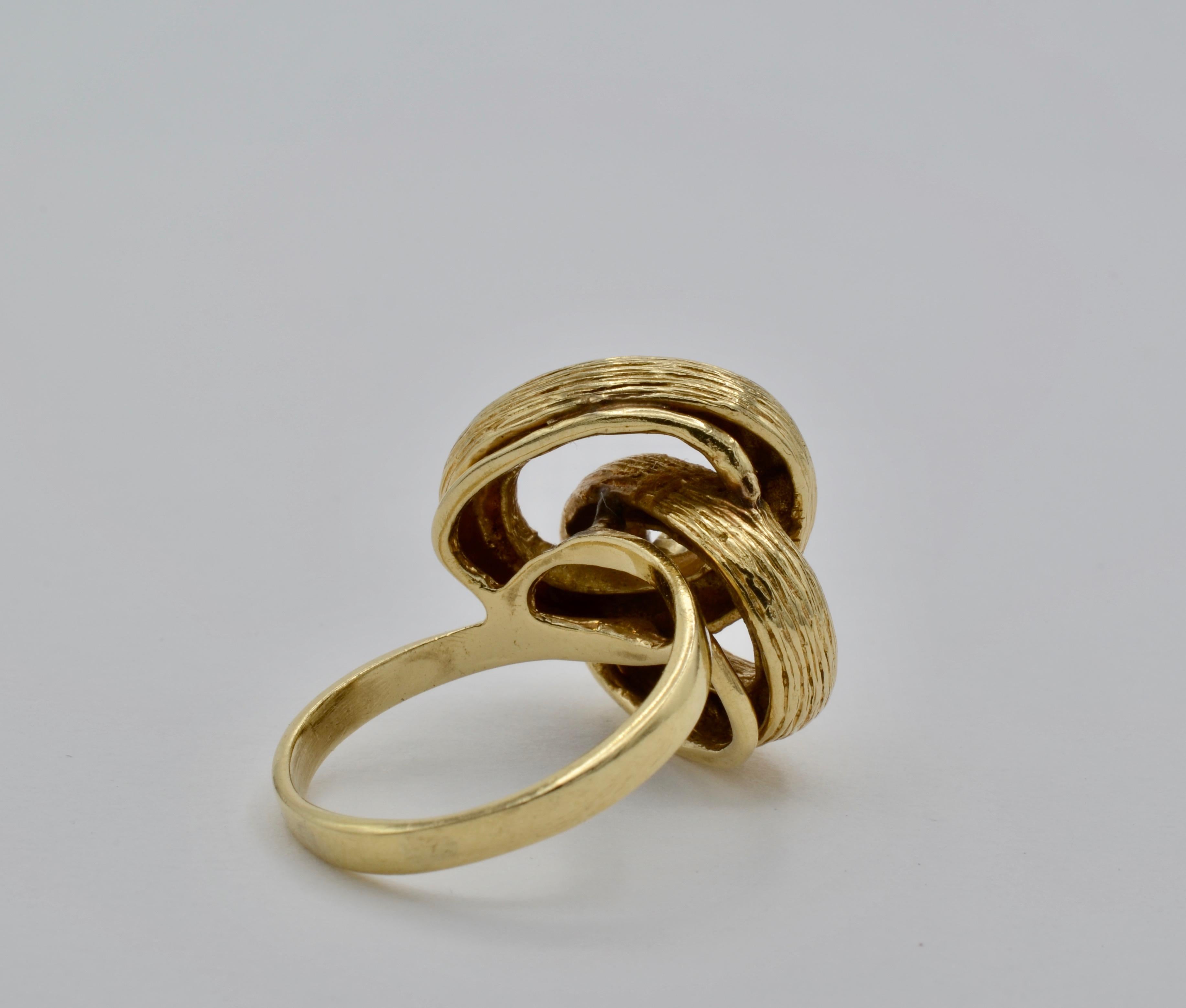 Round Cut 14 Karat Gold Double Loop Diamond Ring 1970 For Sale