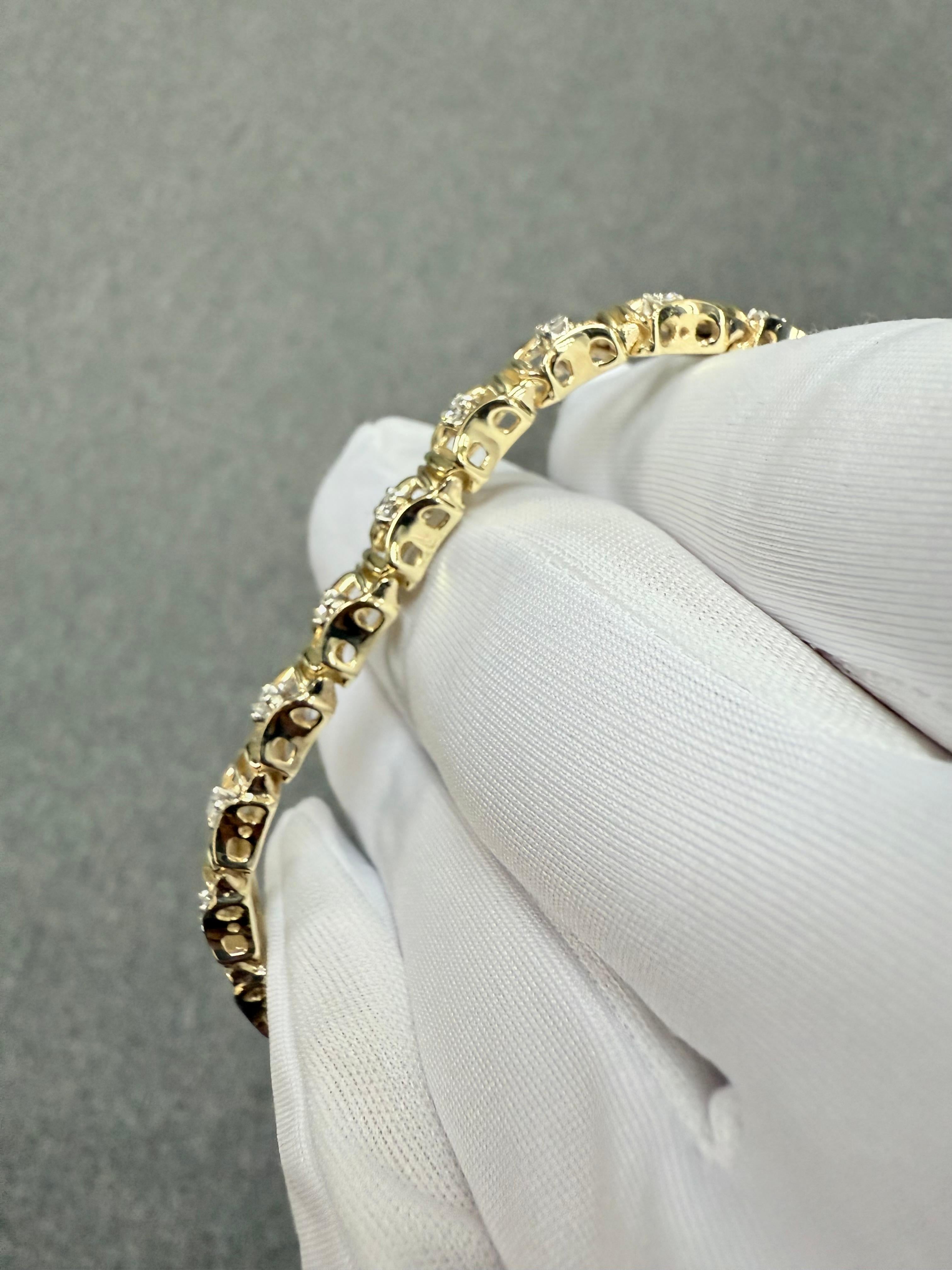 Bracciale in oro giallo 14k anni '70 con diamanti in vendita 5