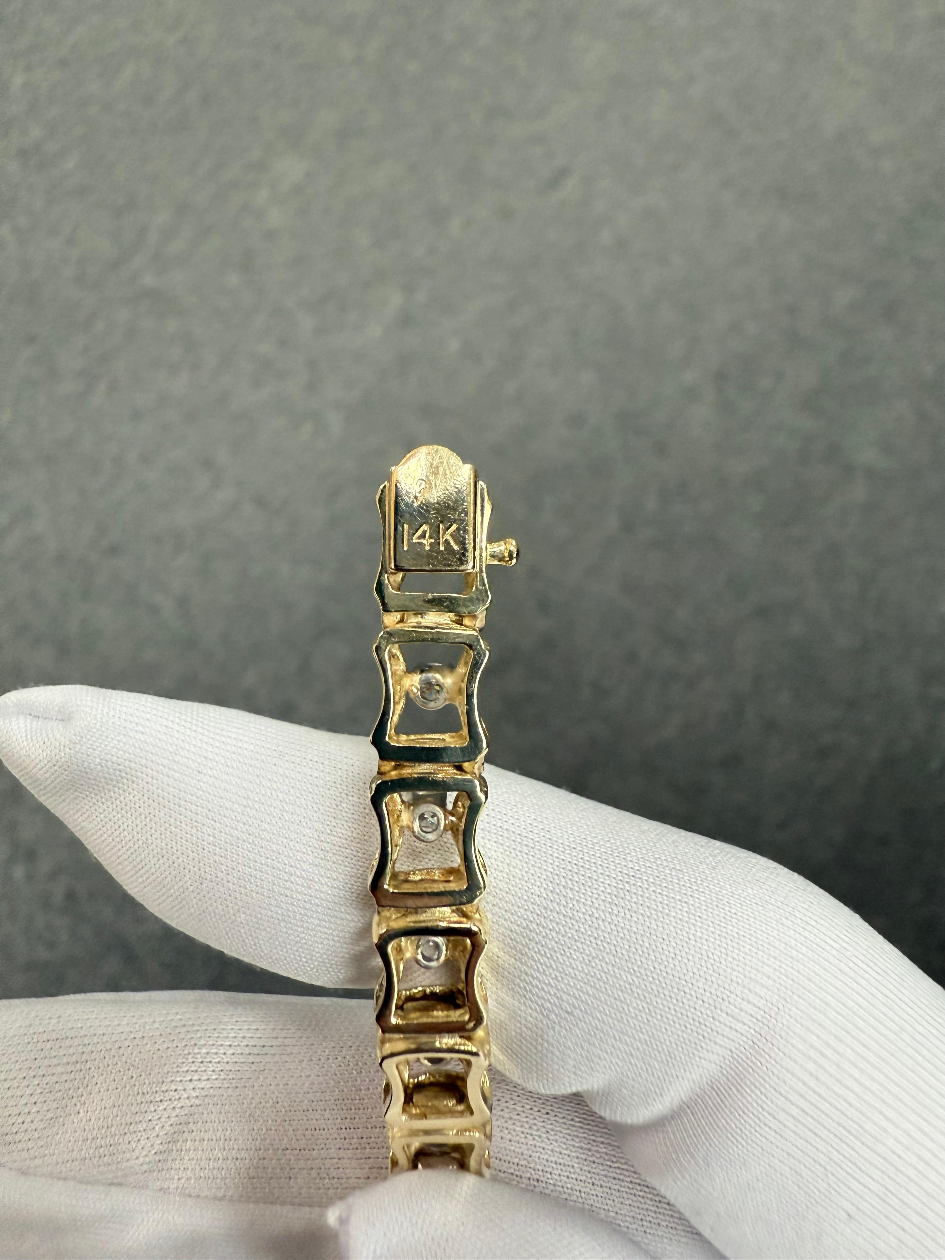 Bracciale in oro giallo 14k anni '70 con diamanti in vendita 7