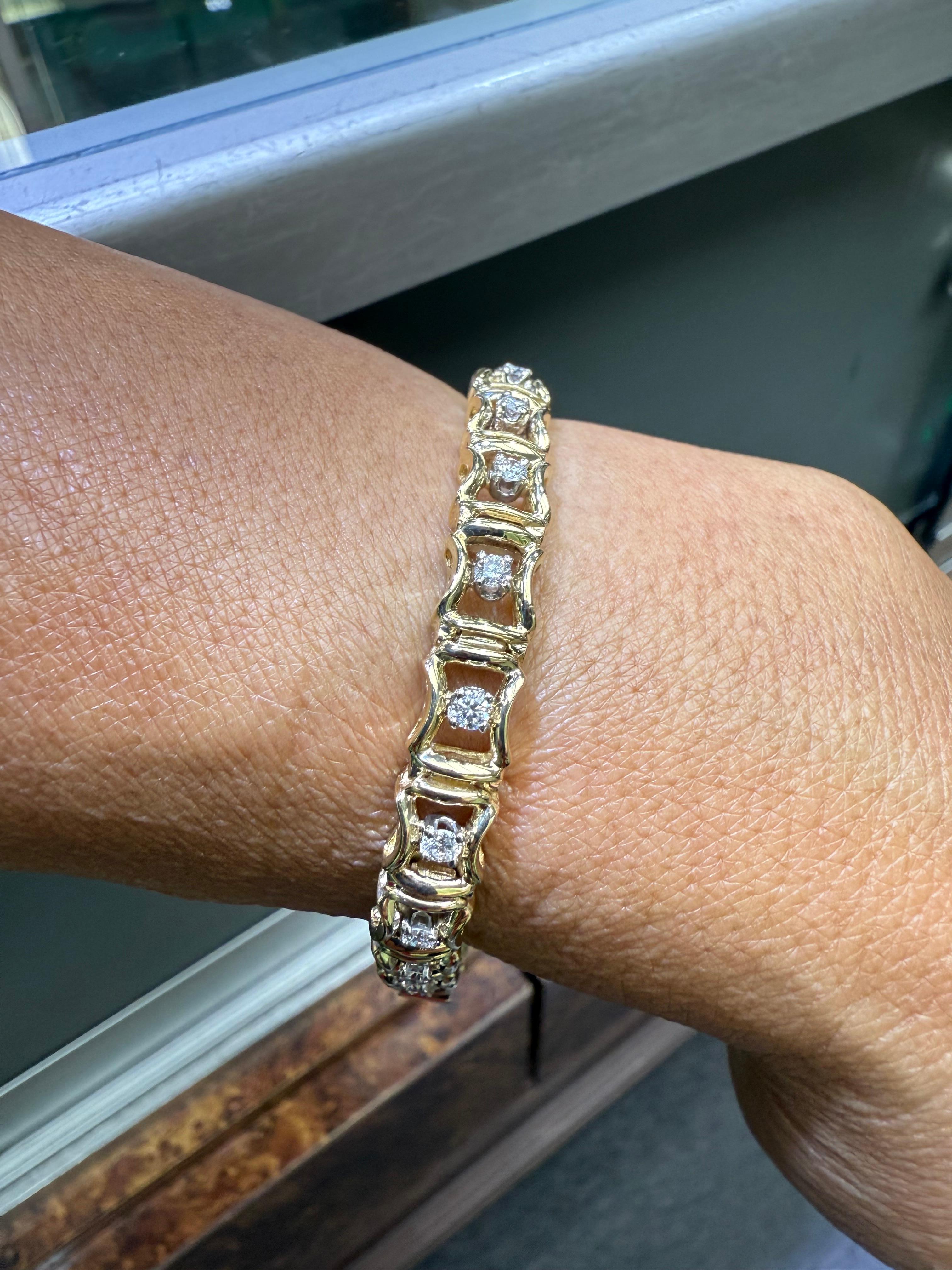 Moderno Bracciale in oro giallo 14k anni '70 con diamanti in vendita