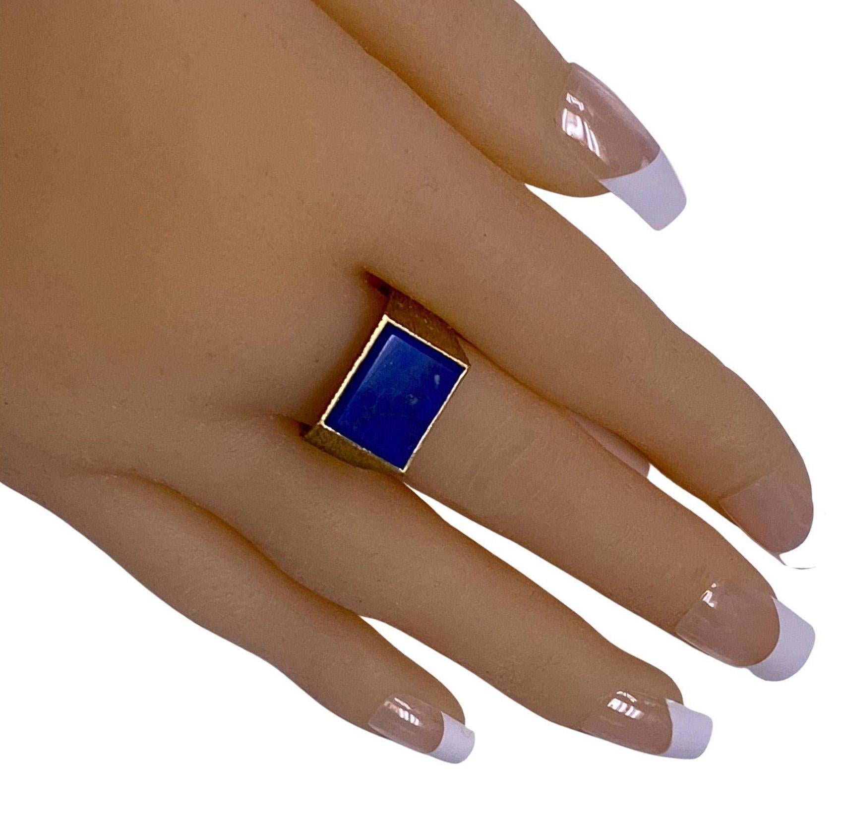 1970s 14kt Gold and Lapis Lazuli Ring For Sale 3