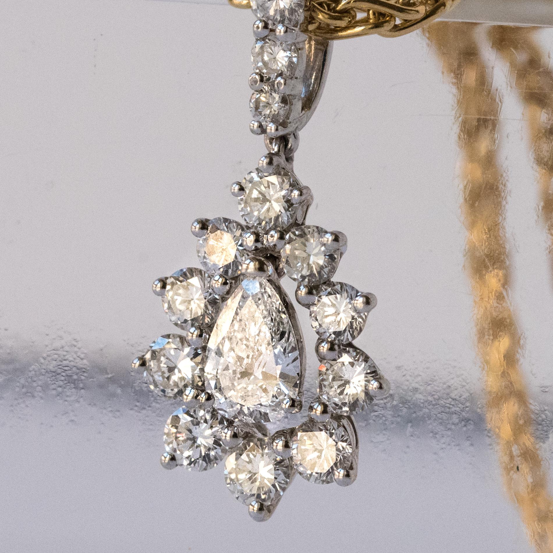 Pear Cut 1970s 1.65 Carat Diamond White Gold Pendant Yellow Gold Chain Necklace