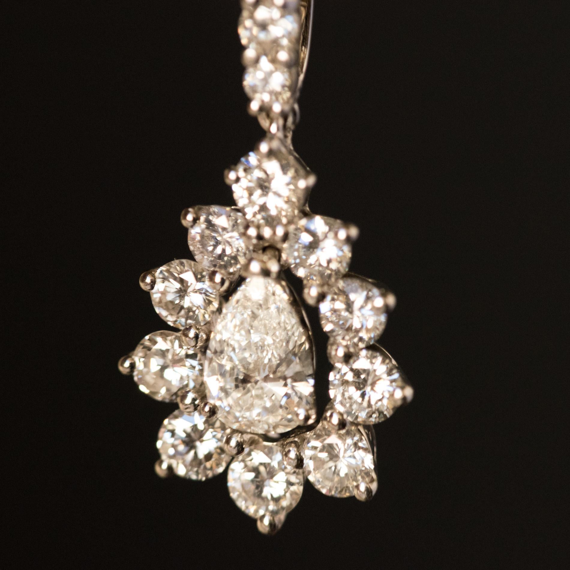 1970s 1.65 Carat Diamond White Gold Pendant Yellow Gold Chain Necklace 2