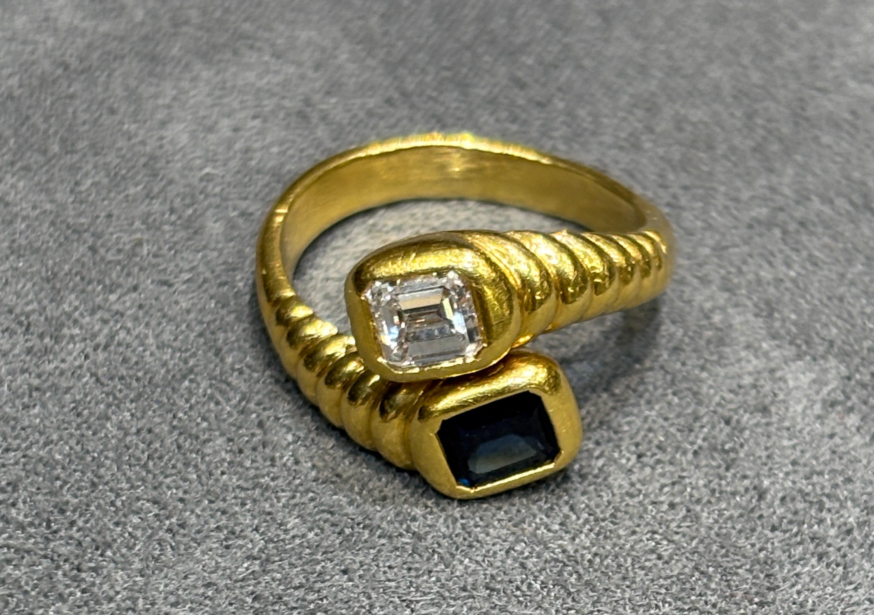 1970s 18 k gold and emerald cut diamond and sapphire toi et moi ring For Sale 2