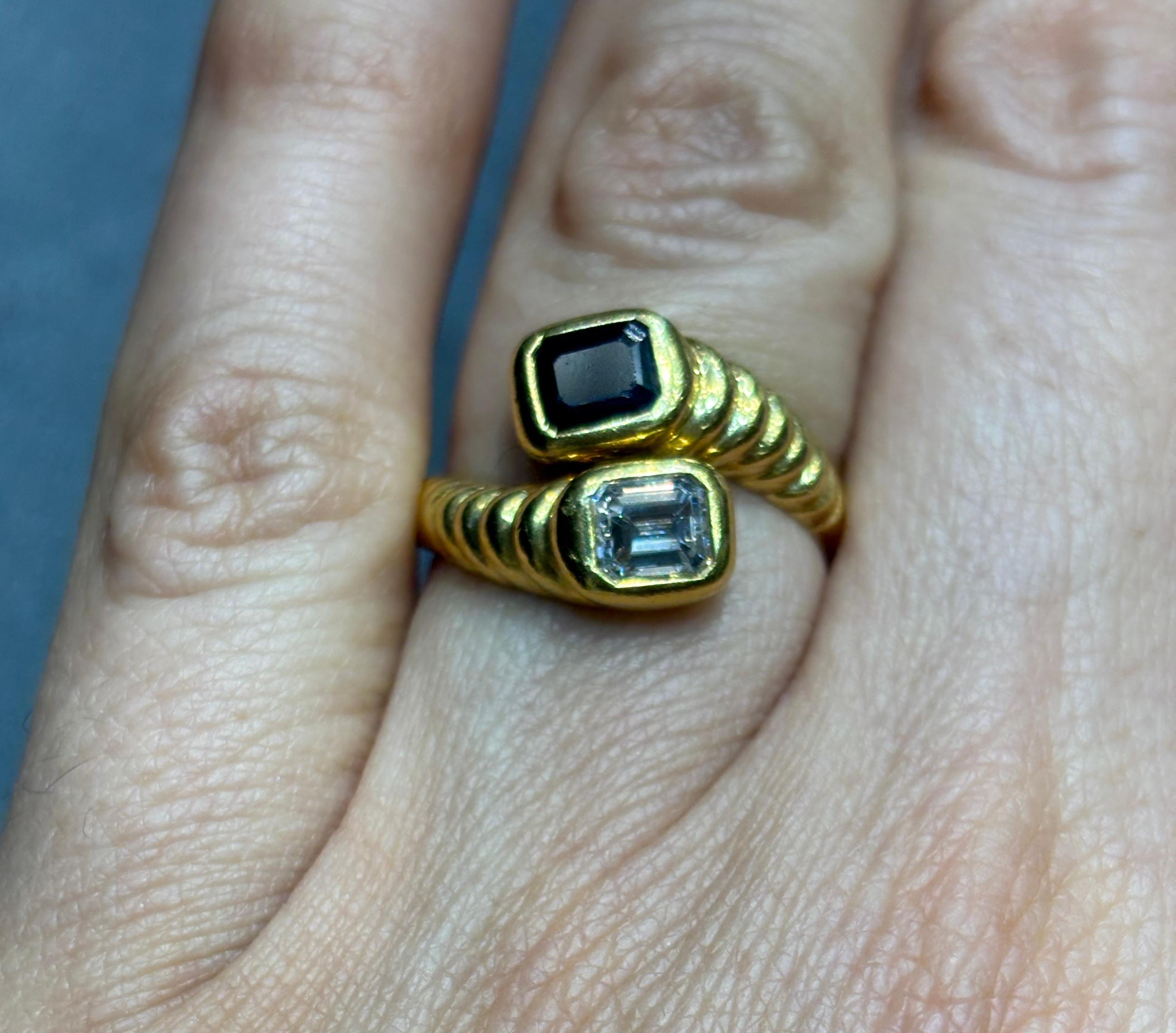 1970s 18 k gold and emerald cut diamond and sapphire toi et moi ring For Sale 3