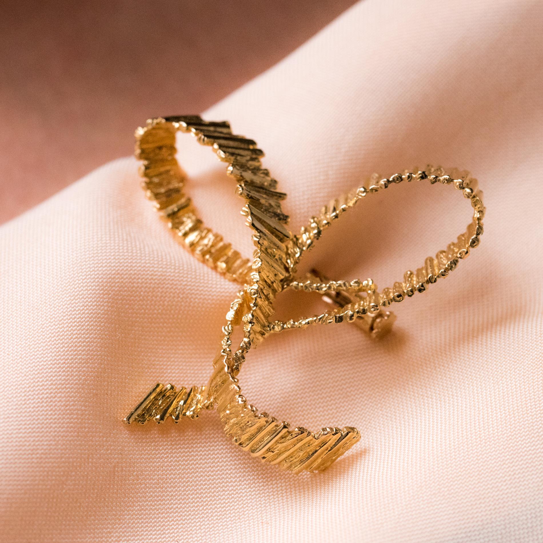 1970s 18 Karat Yellow Gold Bow Brooch For Sale 5