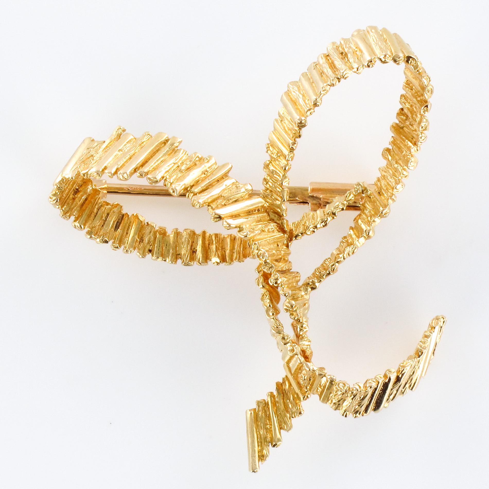 1970s 18 Karat Yellow Gold Bow Brooch For Sale 8