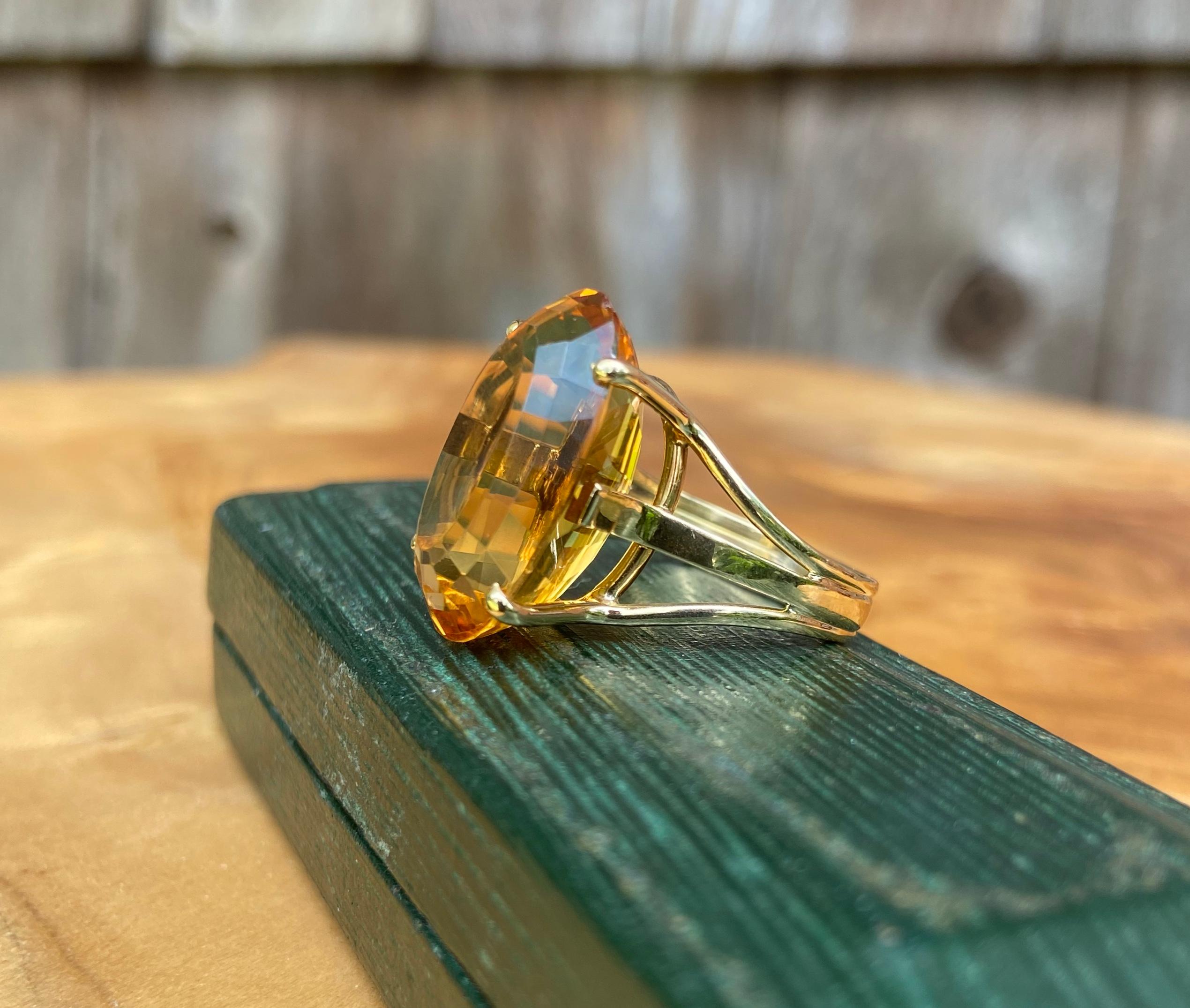 1970s 18 Karat Yellow Gold Oval Golden Citrine Ring 3