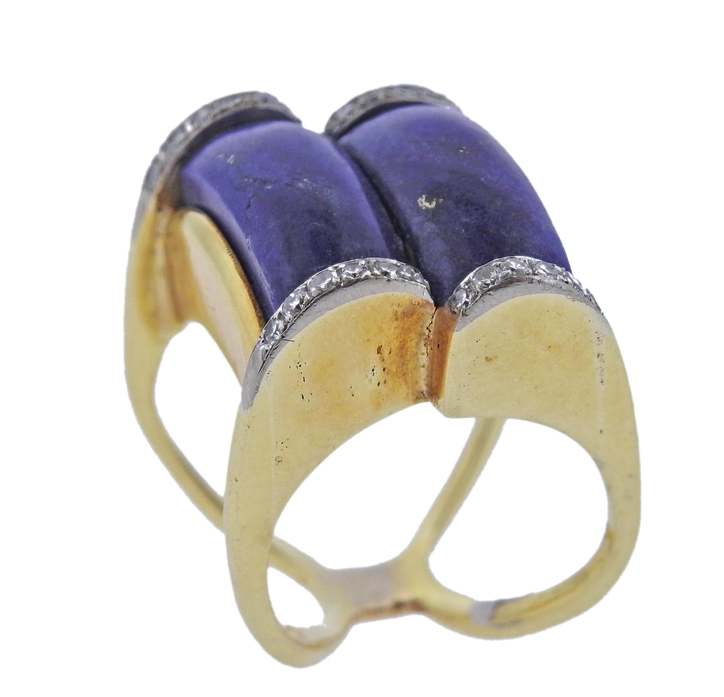 1970er Jahre Vintage 18k Goldring mit Lapis und ca. 0,24ctw in Diamanten. Ringgröße  6 (EU 54) ist oben 21 mm breit. Gewicht 18,2 Gramm.