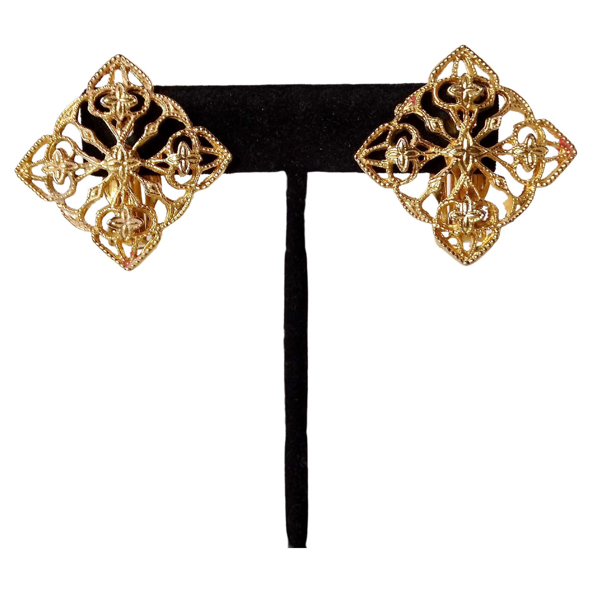 1970s 18k Gold Plated Filigree Detailed Clip-On Earrings For Sale 1