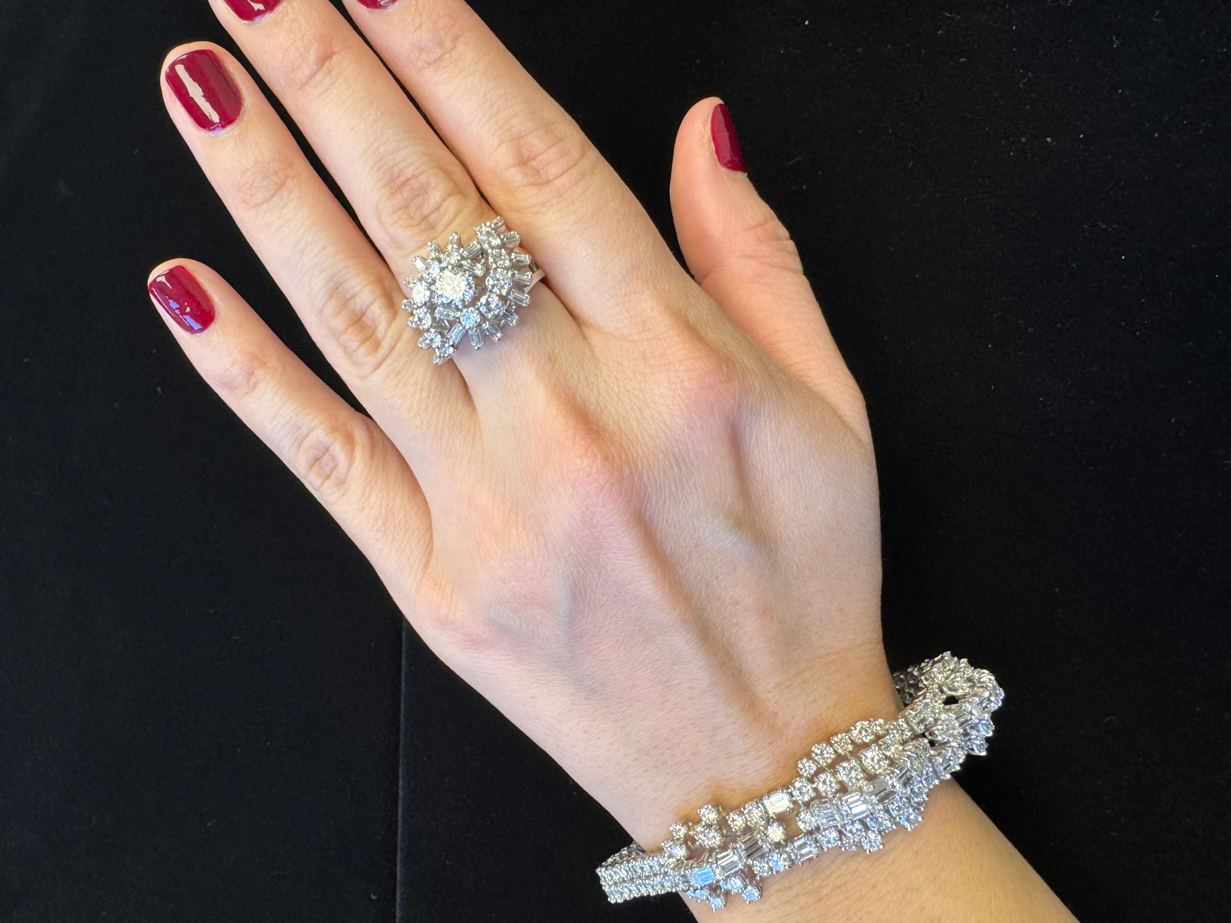 1970 Bracelet en or blanc 18K et platine avec diamants en vente 11