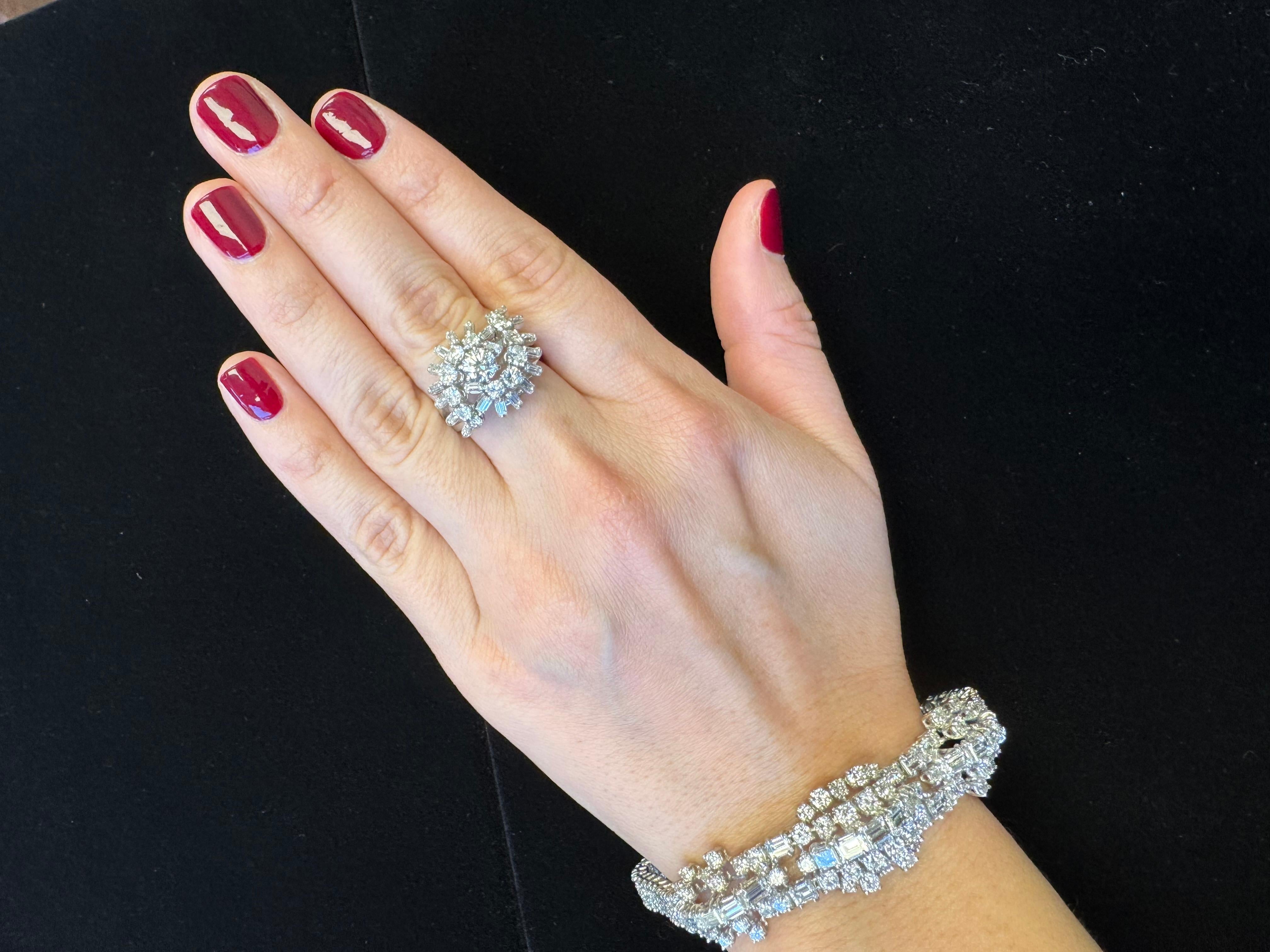 1970 Bracelet en or blanc 18K et platine avec diamants en vente 15