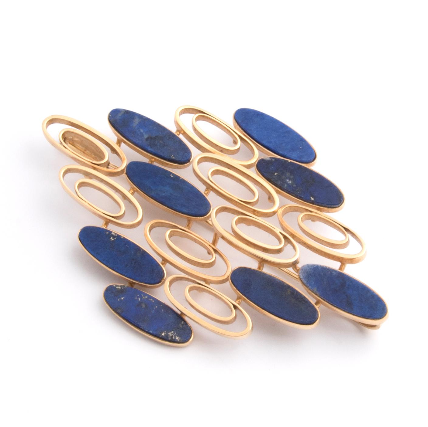 1970s 18k Yellow Gold and Lapis Lazuli Pendant Brooch For Sale 1